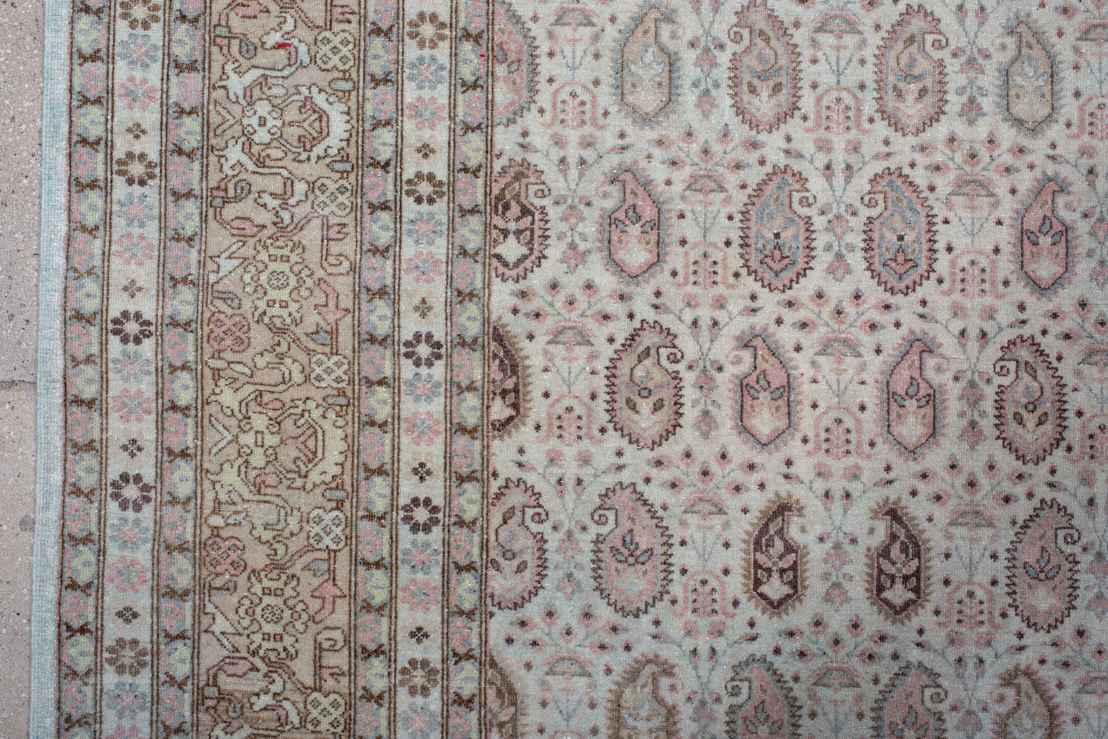 6' x 9' one-of-a-kind handmade antique Sivas medium size rug. Color palette: ivory, blush, taupe, beige, dusty rose, brown