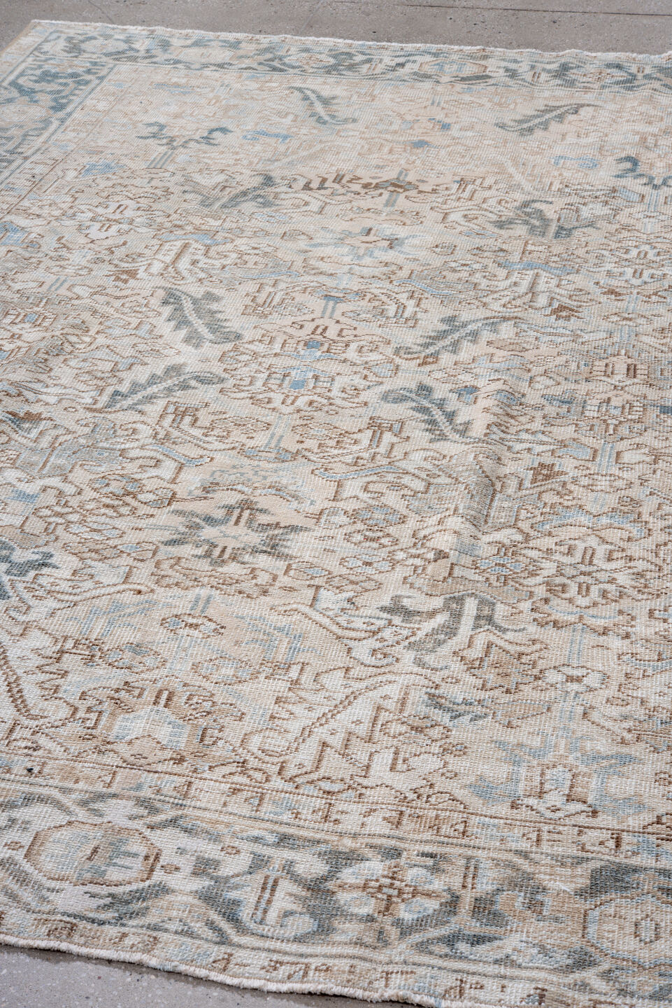 7' x 8' one-of-a-kind handmade vintage Heriz rug. Color palette: blue, dark gray, dim gray, gainsboro, gray, light blue