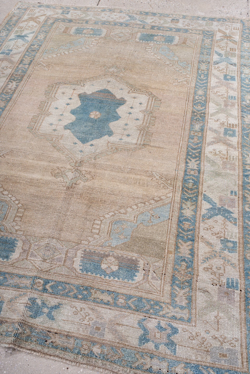 5' x 6' one-of-a-kind handmade vintage Oushak rug. Color palette: gainsboro, gray, light blue, light gray, light slate gray