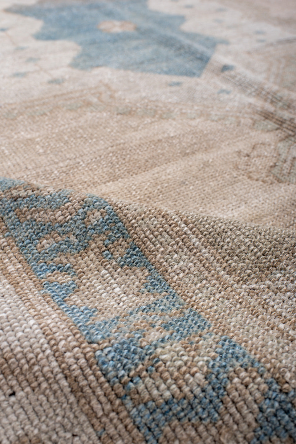 5' x 6' one-of-a-kind handmade vintage Oushak rug. Color palette: gainsboro, gray, light blue, light gray, light slate gray