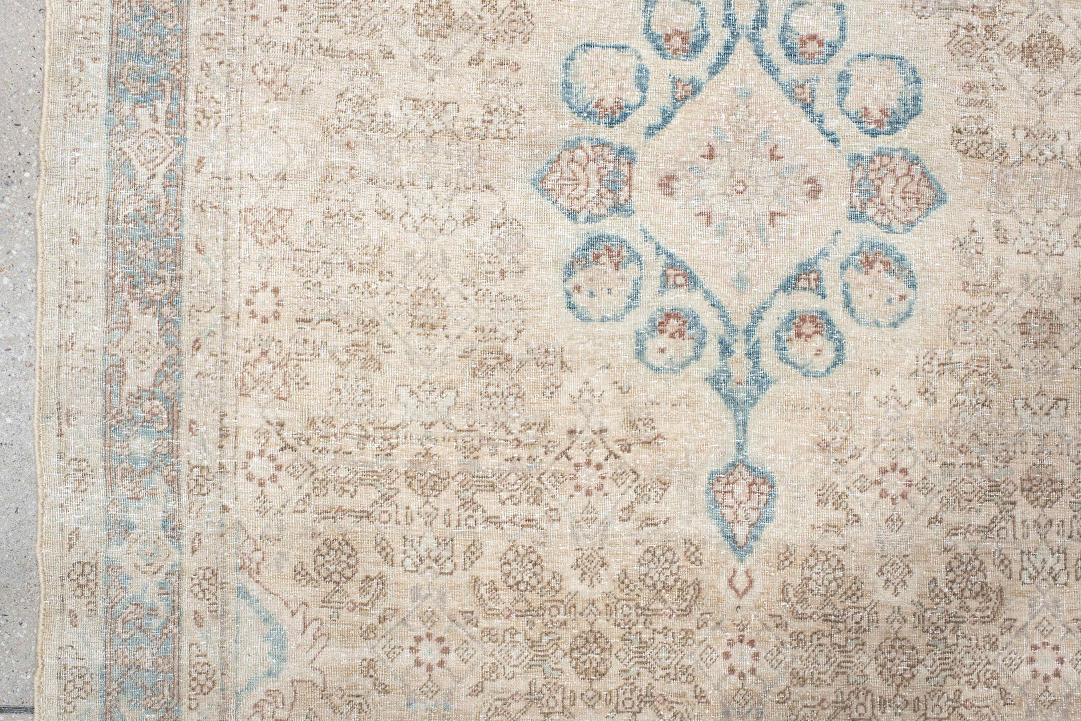 3' x 5' one-of-a-kind handmade antique Bidjar small size rug. Color palette: ivory, beige, sky_blue, taupe, blush, camel