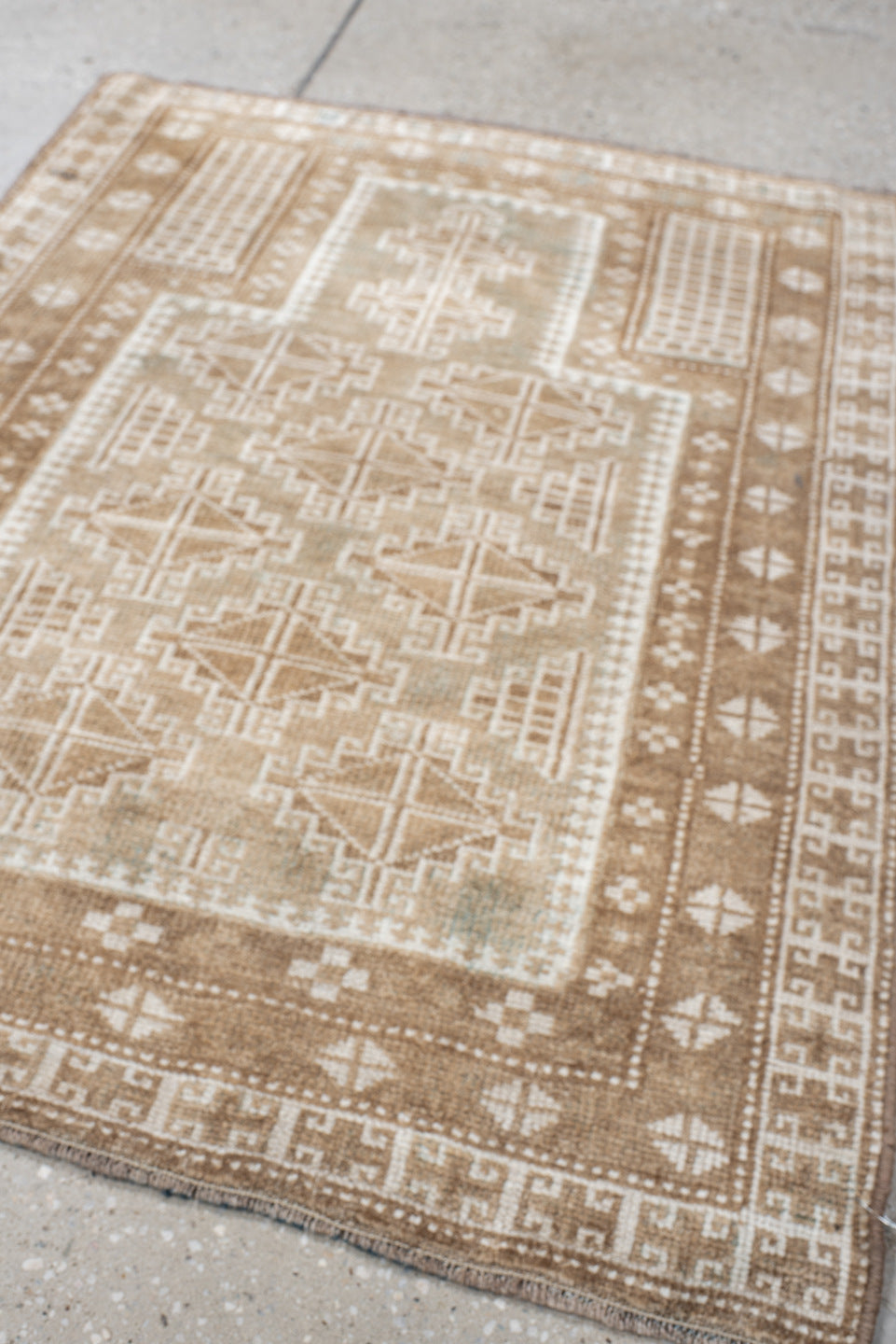 2' x 3' one-of-a-kind handmade vintage Belouch small size rug. Color palette: antiquewhite, brown, gainsboro, gray