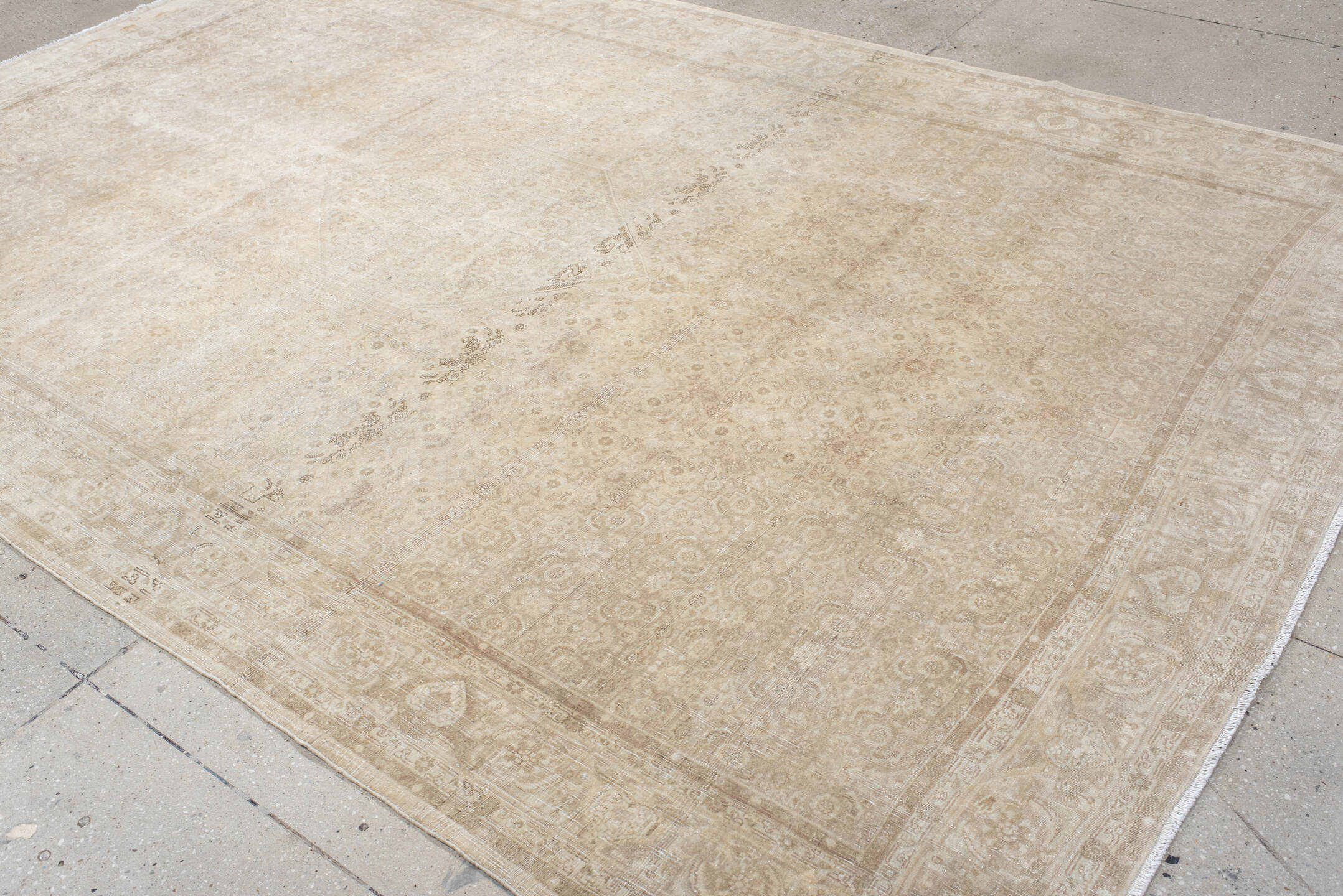 7' x 10' one-of-a-kind handmade antique Bidjar large size rug. Color palette: ivory, beige, taupe, sand, cream, camel