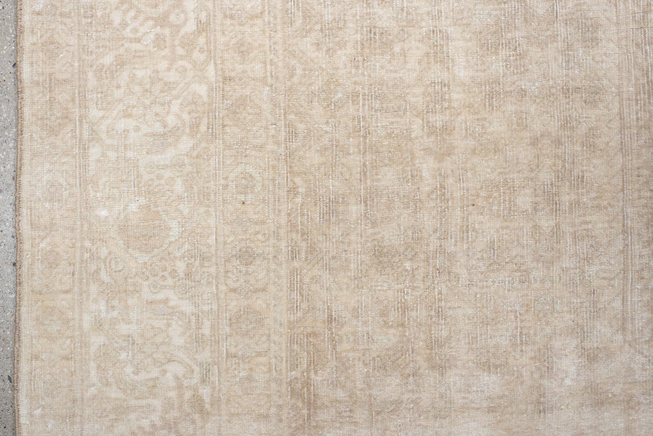 6' x 10' one-of-a-kind handmade antique Bidjar large size rug. Color palette: ivory, cream, sand, beige, taupe, gray