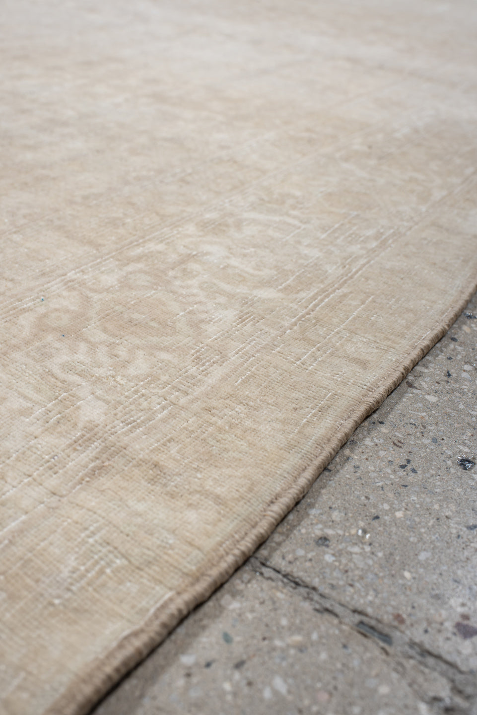 6' x 10' one-of-a-kind handmade antique Bidjar large size rug. Color palette: ivory, cream, sand, beige, taupe, gray