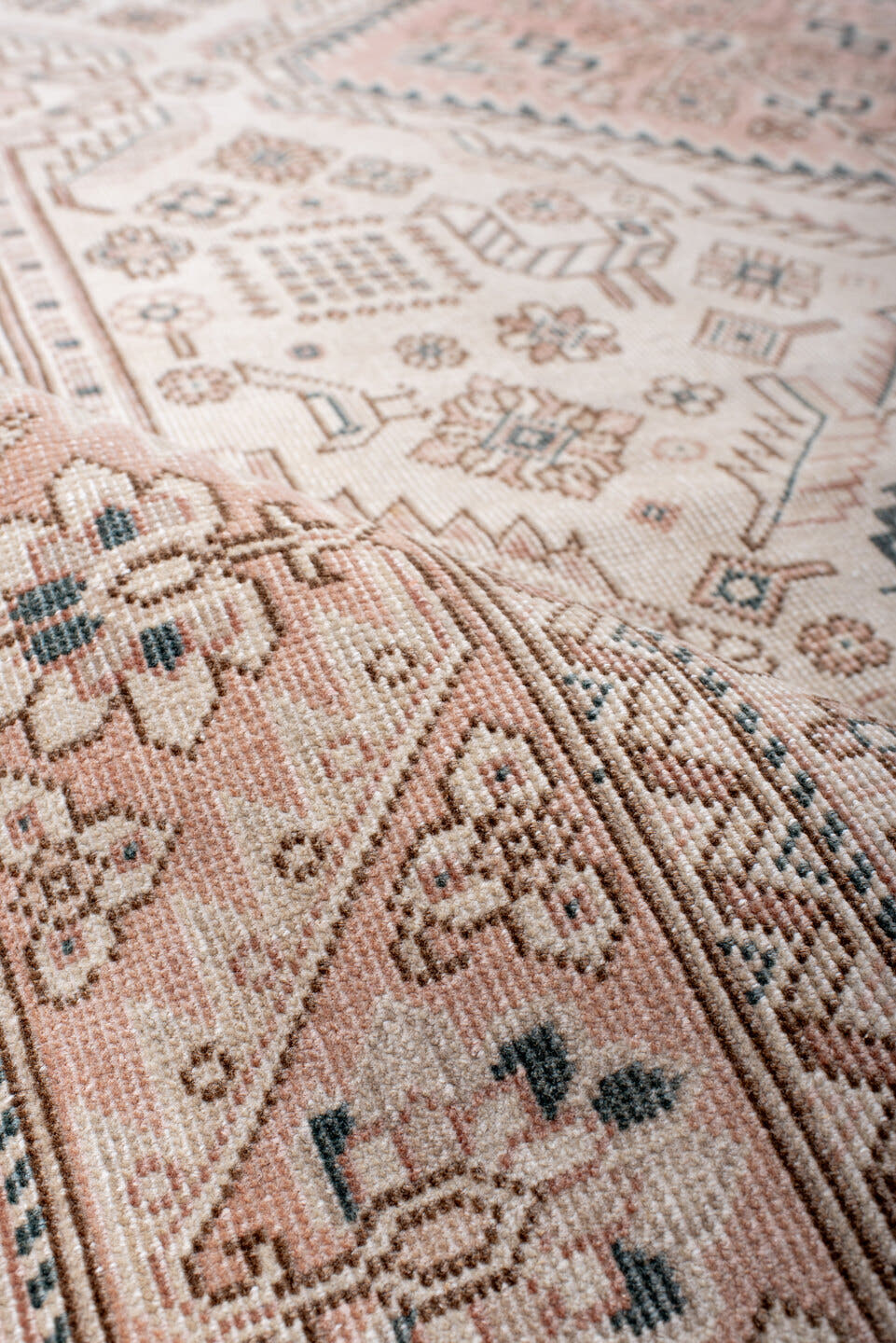 5' x 8' one-of-a-kind handmade antique Sivas medium size rug. Color palette: ivory, blush, taupe, dusty rose, muted blue