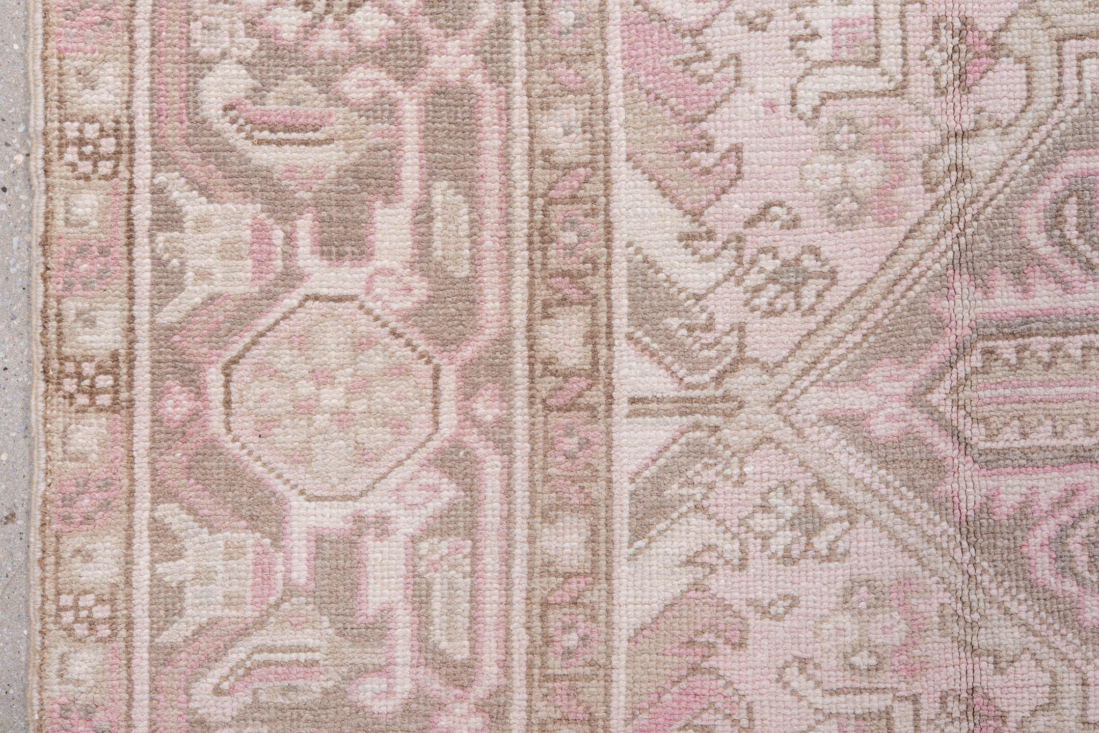 6' x 9' one-of-a-kind handmade antique Heriz medium size rug. Color palette: ivory, blush, taupe, pale blue, dusty rose