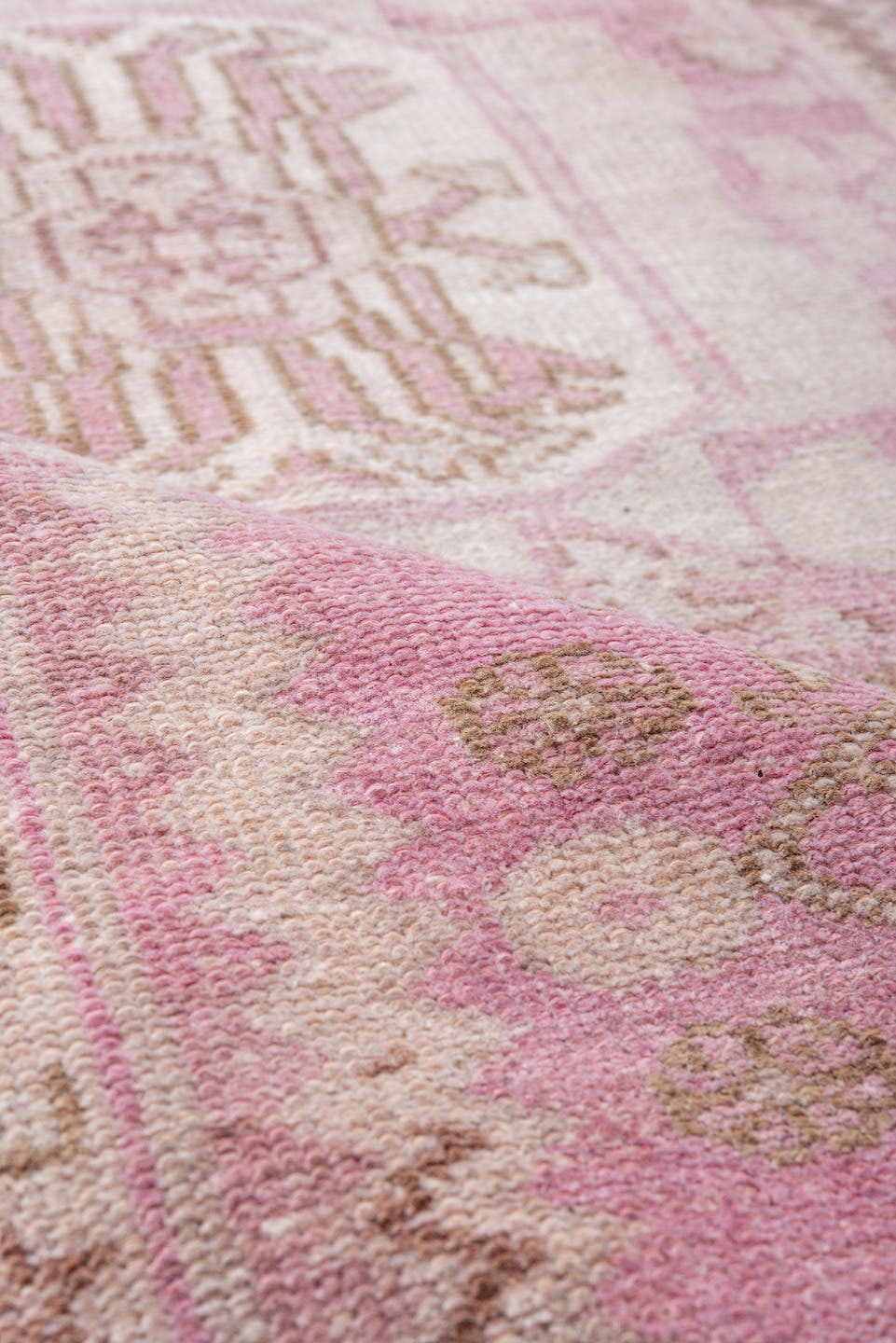 3' x 6' one-of-a-kind handmade vintage Malayer small size rug. Color palette: blush, ivory, rose, taupe, dusty pink, camel