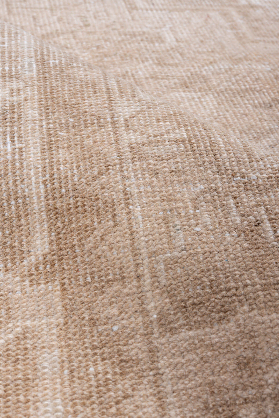 6' x 9' one-of-a-kind handmade antique Heriz medium size rug. Color palette: beige, ivory, taupe, sand, camel, gray
