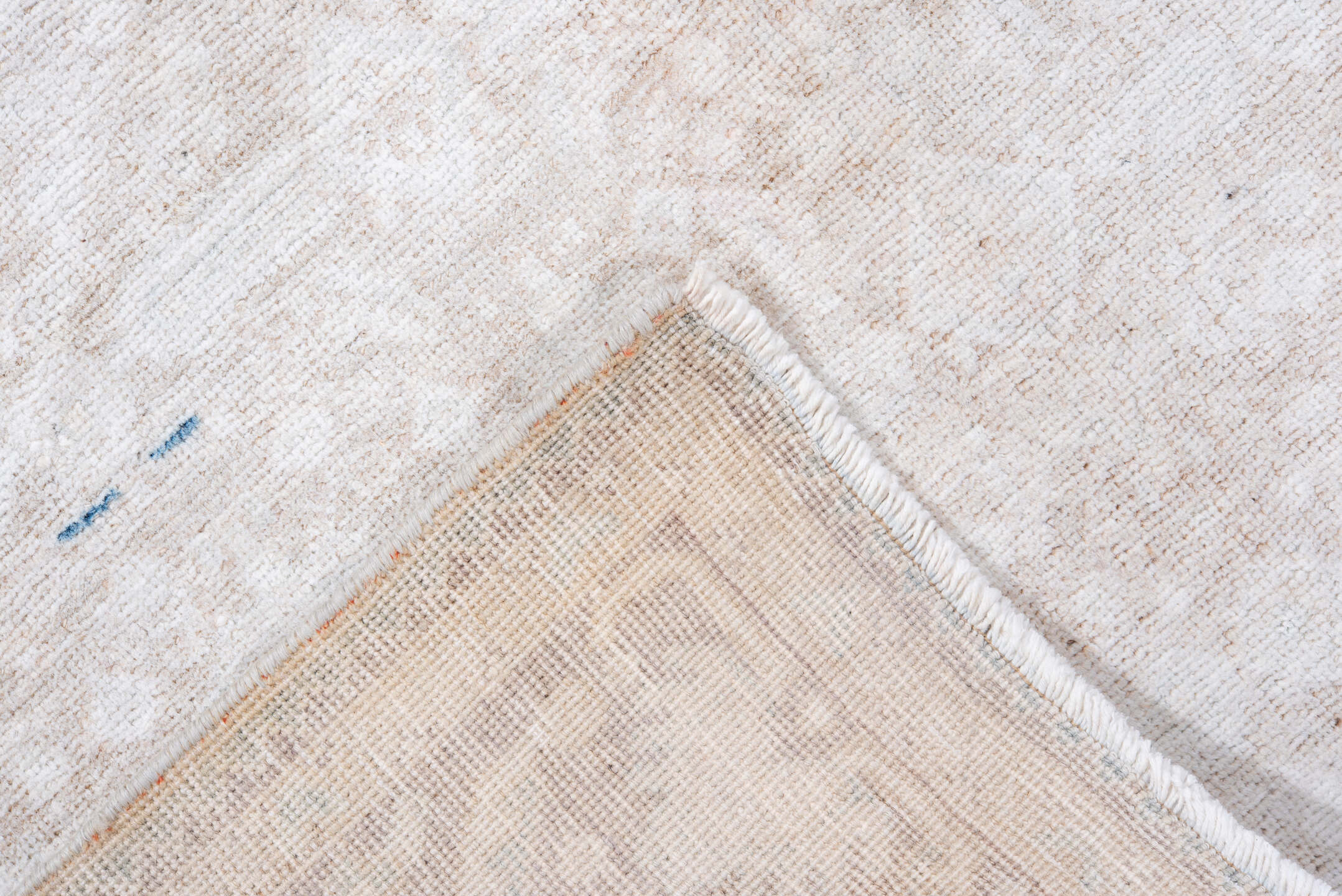 3' x 5' one-of-a-kind handmade vintage Sarouk small size rug. Color palette: dark gray, gainsboro, gray, light gray, linen