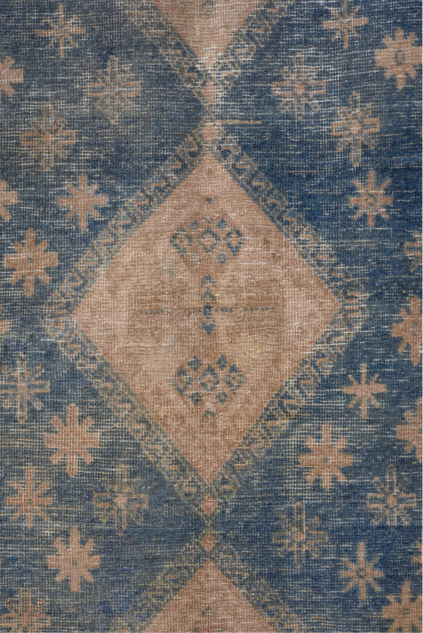 5' x 7' one-of-a-kind handmade vintage Afshar rug. Color palette: blue, brown, dim gray, gray, light gray, pink, silver