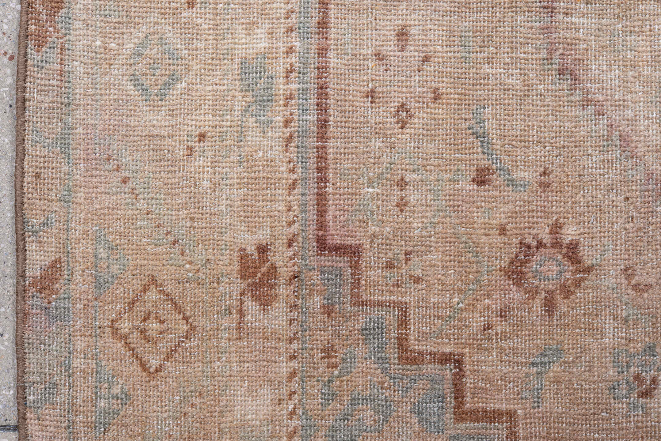 3' x 5' one-of-a-kind handmade antique Sarouk small size rug. Color palette: ivory, blush, dusty rose, pale blue, taupe