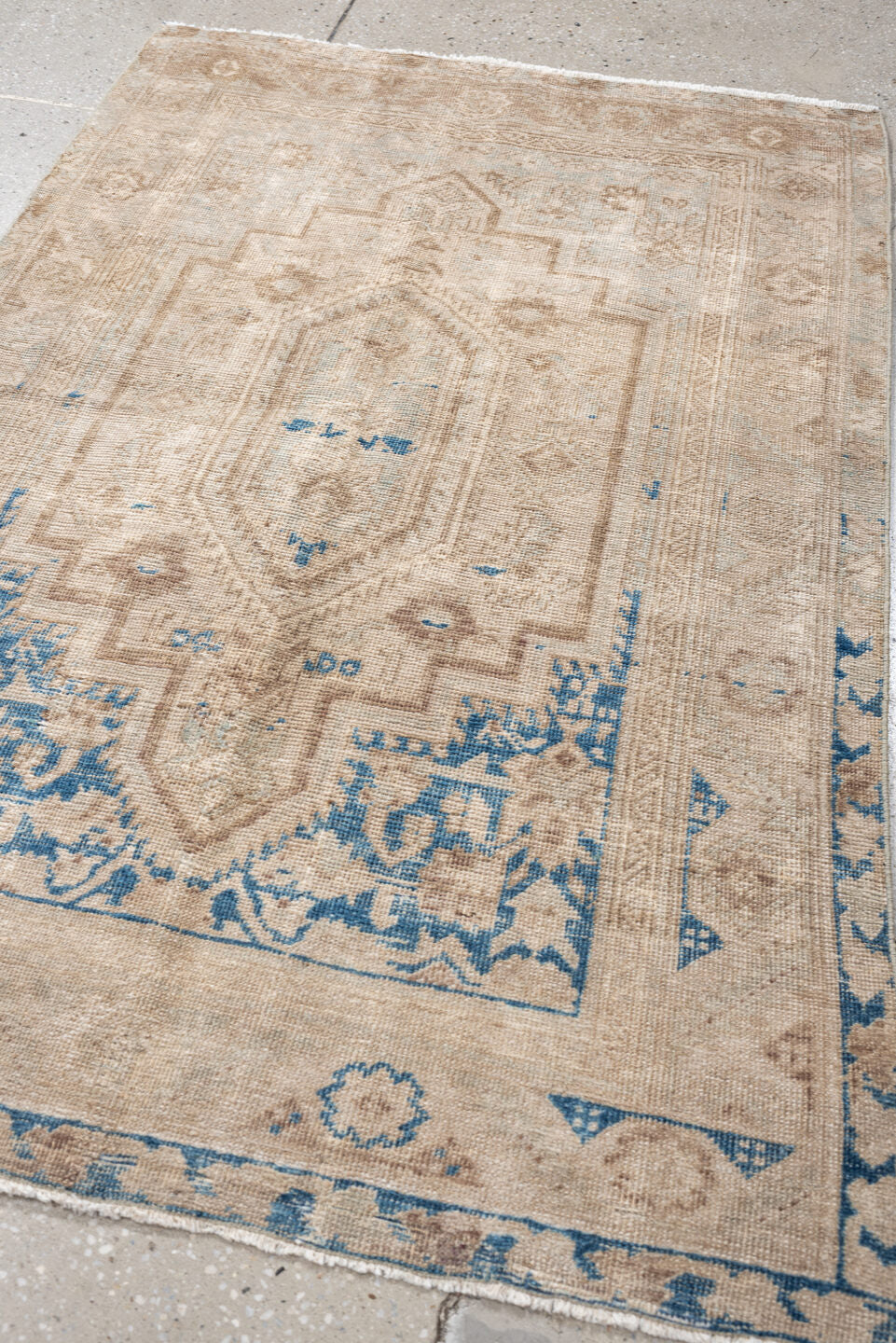 3' x 5' one-of-a-kind handmade antique Sarouk small size rug. Color palette: ivory, beige, blue, taupe, gray