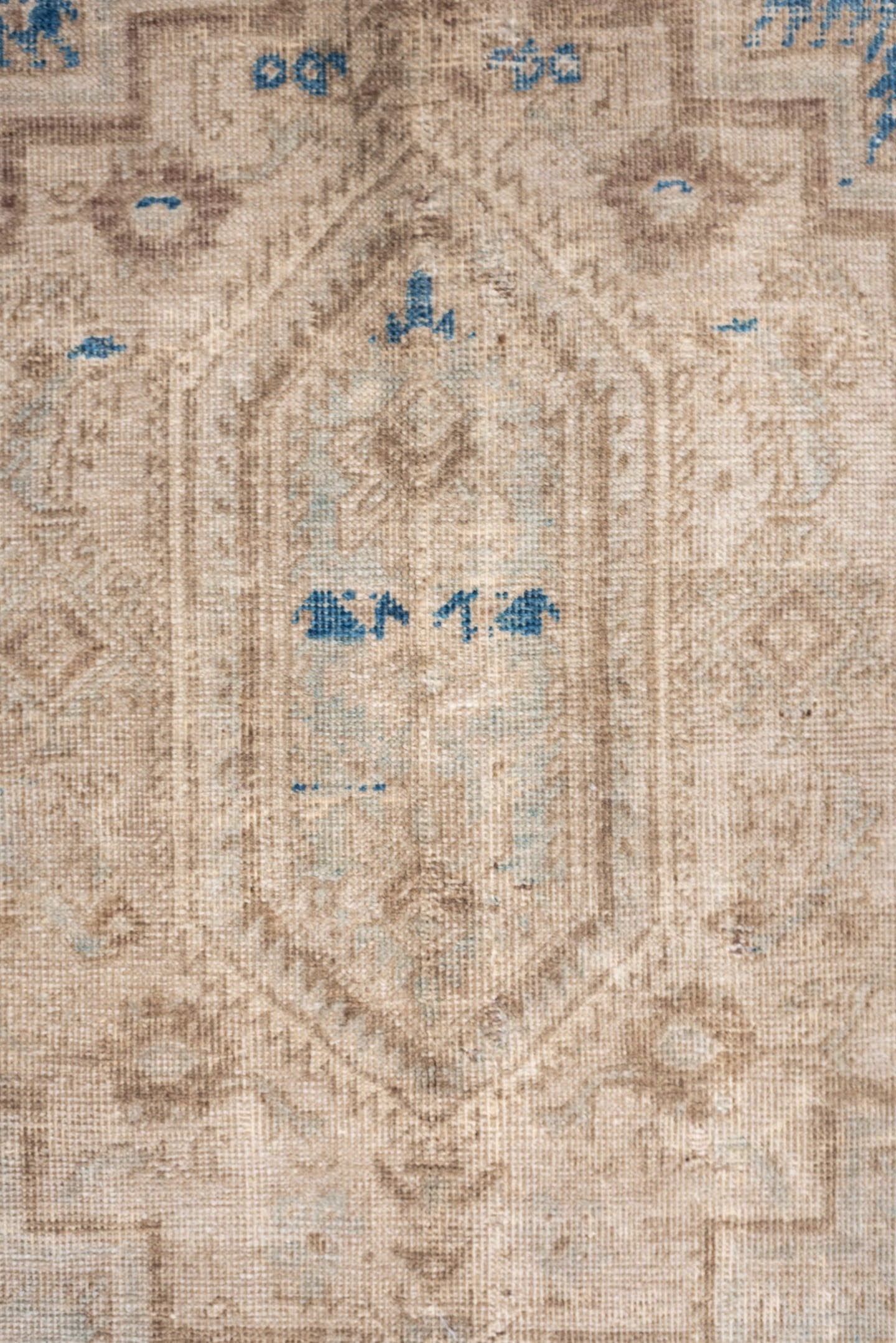 3' x 5' one-of-a-kind handmade antique Sarouk small size rug. Color palette: ivory, beige, blue, taupe, gray