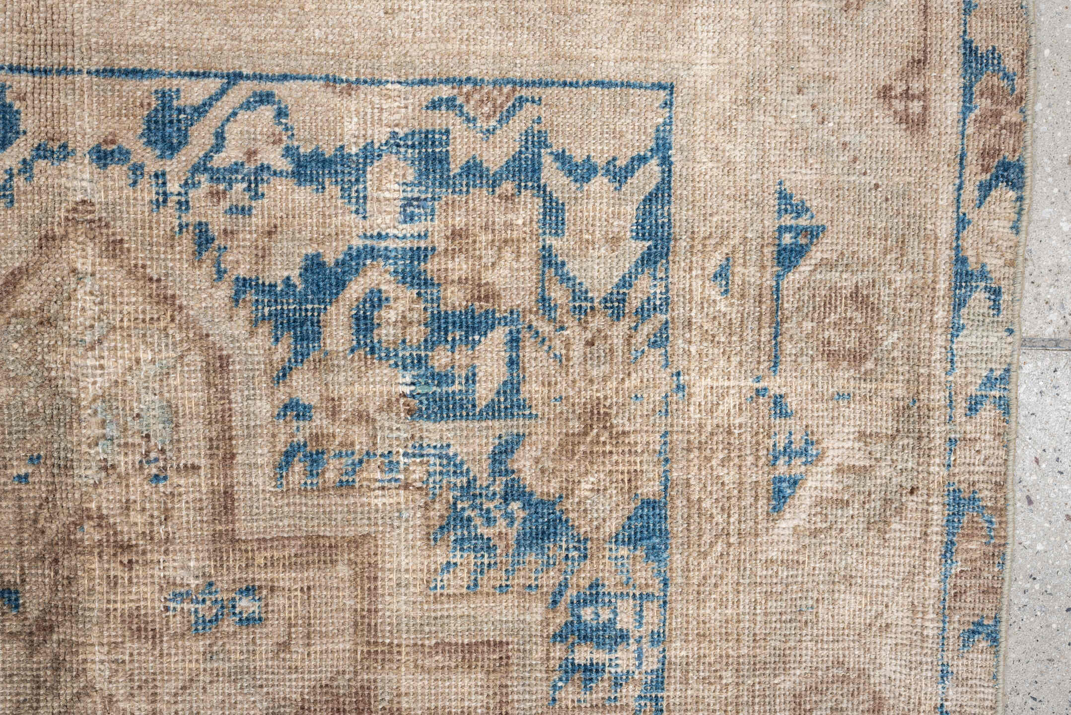 3' x 5' one-of-a-kind handmade antique Sarouk small size rug. Color palette: ivory, beige, blue, taupe, gray