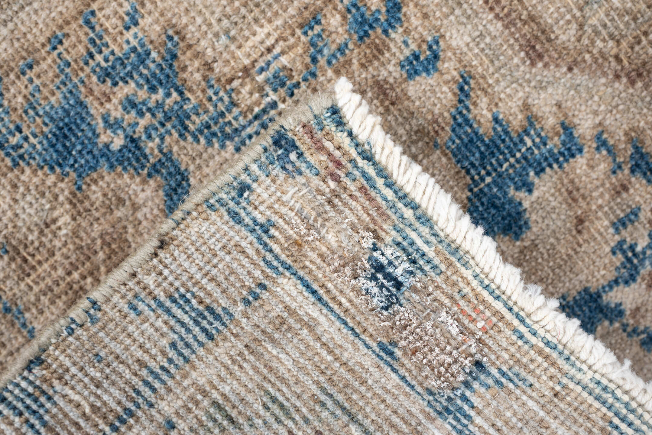 3' x 5' one-of-a-kind handmade antique Sarouk small size rug. Color palette: ivory, beige, blue, taupe, gray