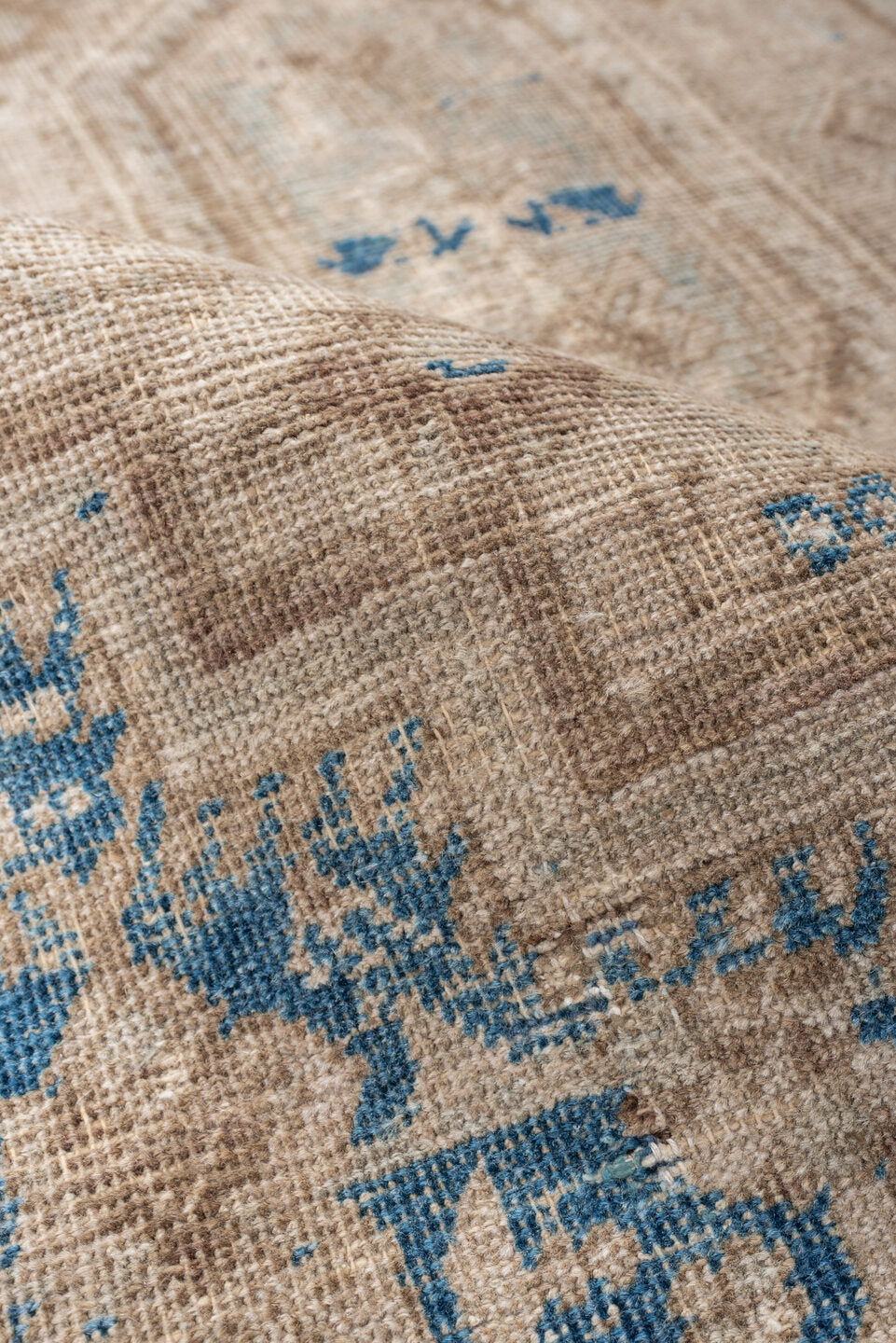 3' x 5' one-of-a-kind handmade antique Sarouk small size rug. Color palette: ivory, beige, blue, taupe, gray