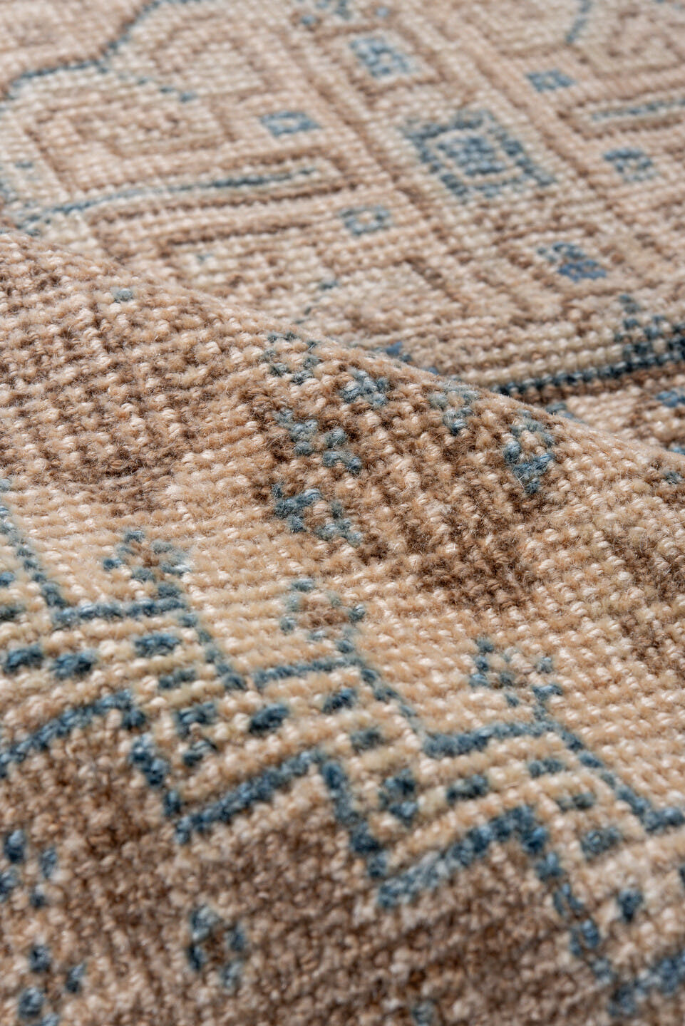 3' x 5' one-of-a-kind handmade antique Shiraz small size rug. Color palette: ivory, sky blue, taupe, beige, camel, slate