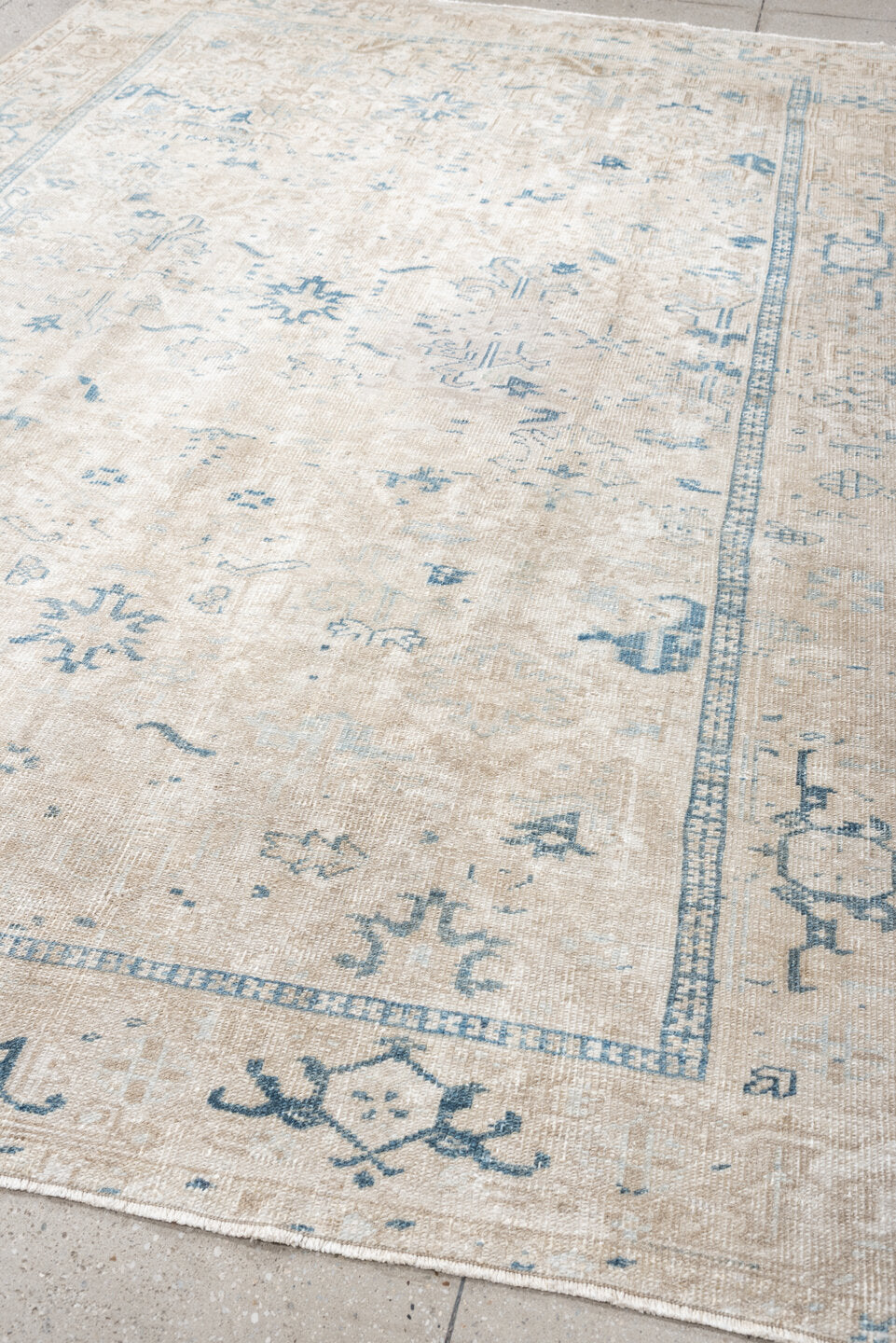 7' x 10' one-of-a-kind handmade vintage Heriz large size rug. Color palette: ivory, pale blue, taupe, beige, light gray
