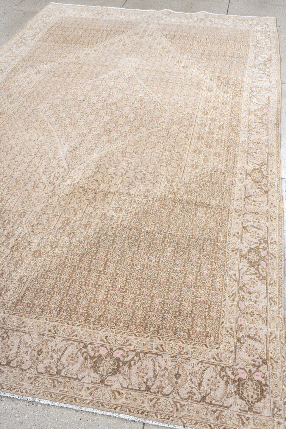 6' x 10' one-of-a-kind handmade antique Bidjar large size rug. Color palette: ivory, beige, taupe, blush, camel, gray, pink