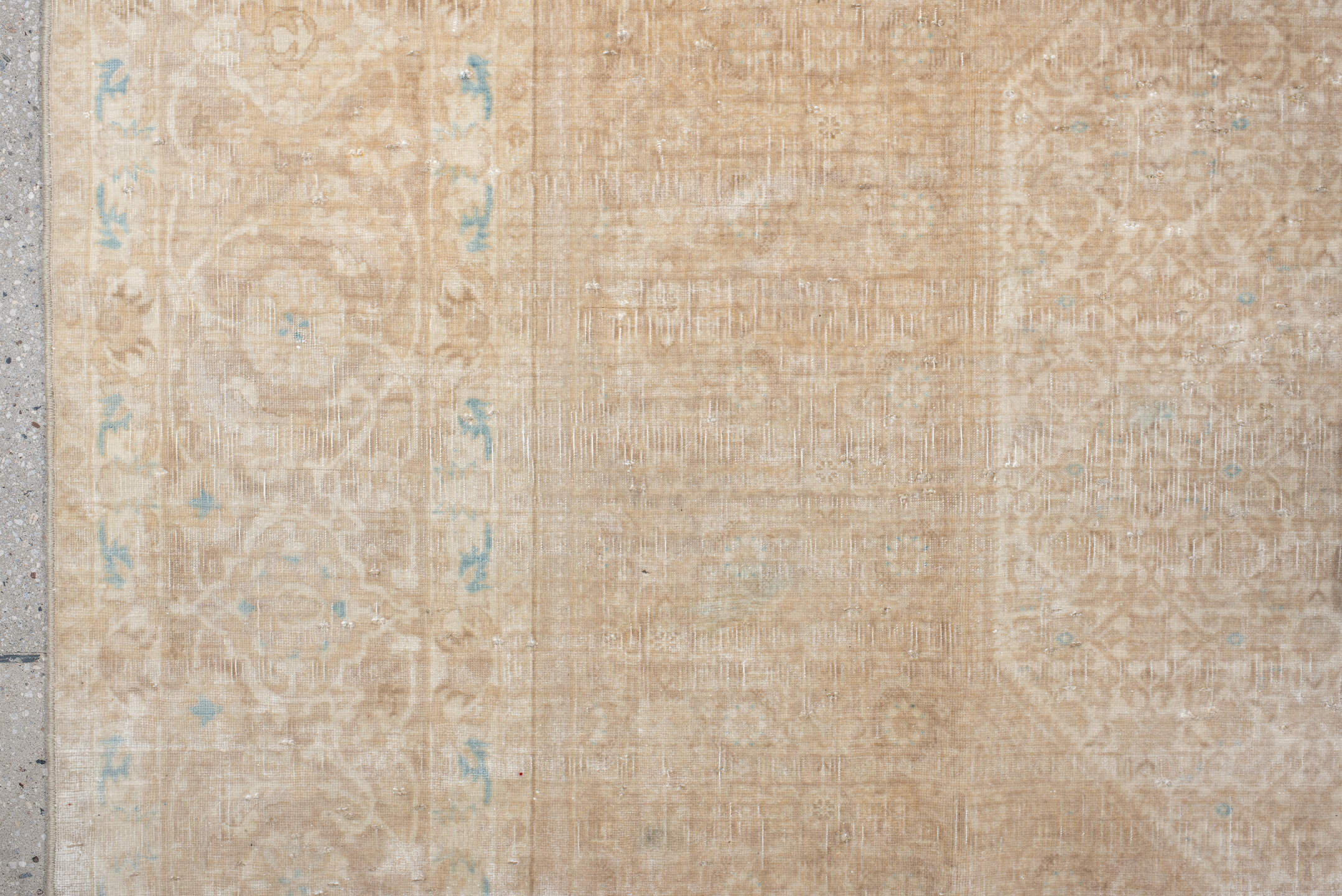 8' x 11' one-of-a-kind handmade antique Bidjar large size rug. Color palette: ivory, cream, beige, pale blue, sand
