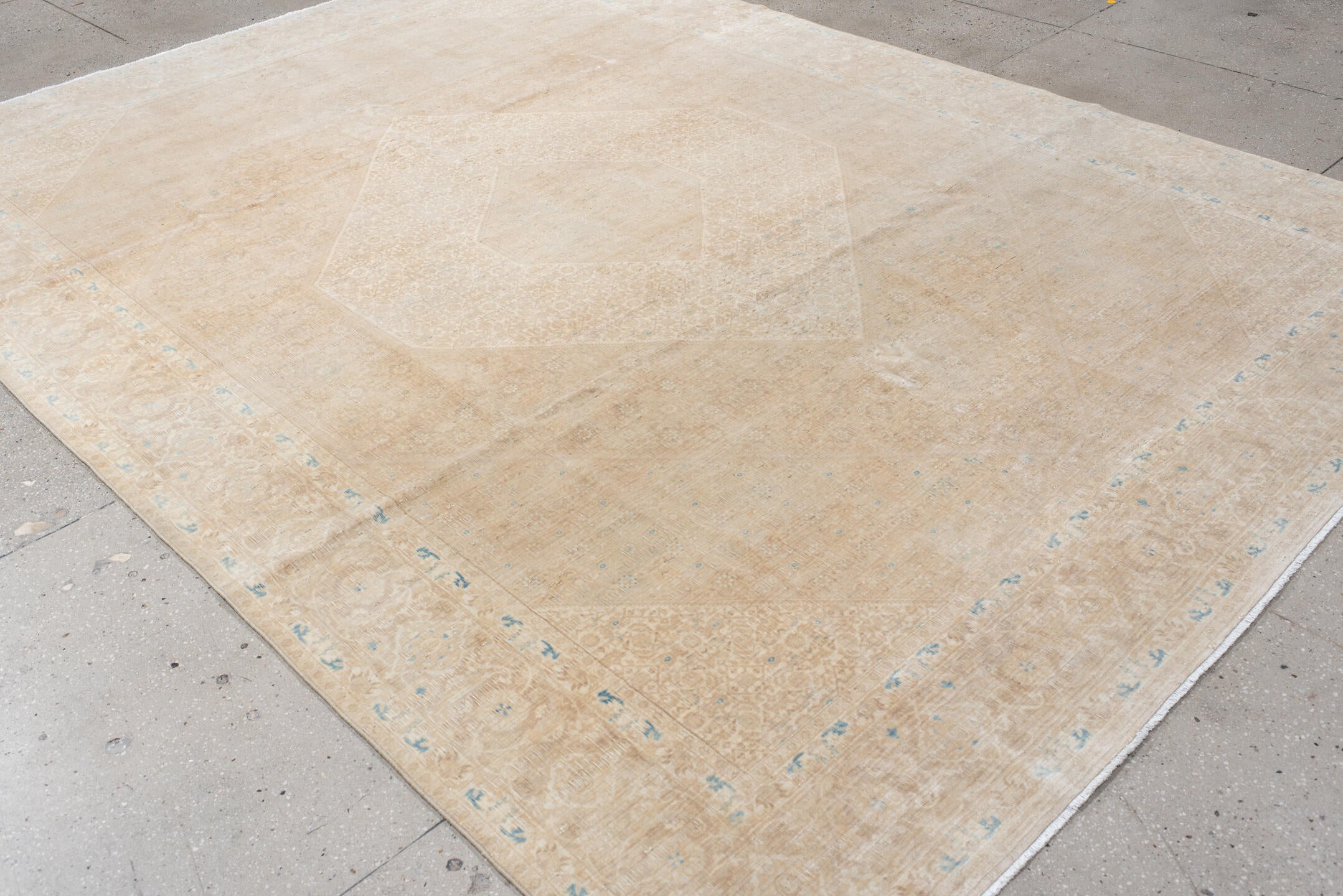 8' x 11' one-of-a-kind handmade antique Bidjar large size rug. Color palette: ivory, cream, beige, pale blue, sand