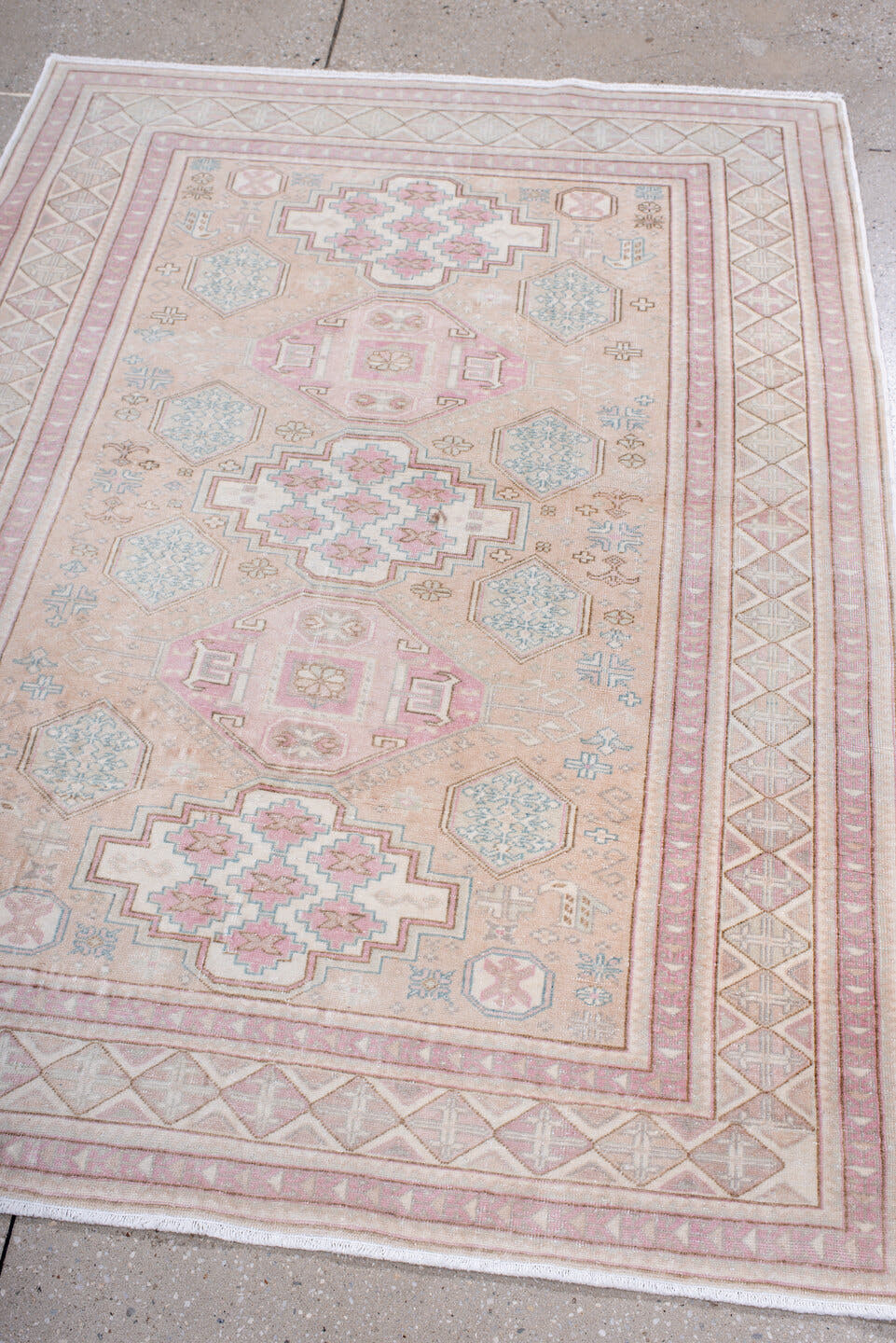 4' x 5' one-of-a-kind handmade antique Sivas small size rug. Color palette: blush, ivory, pale blue, taupe, cream, rose