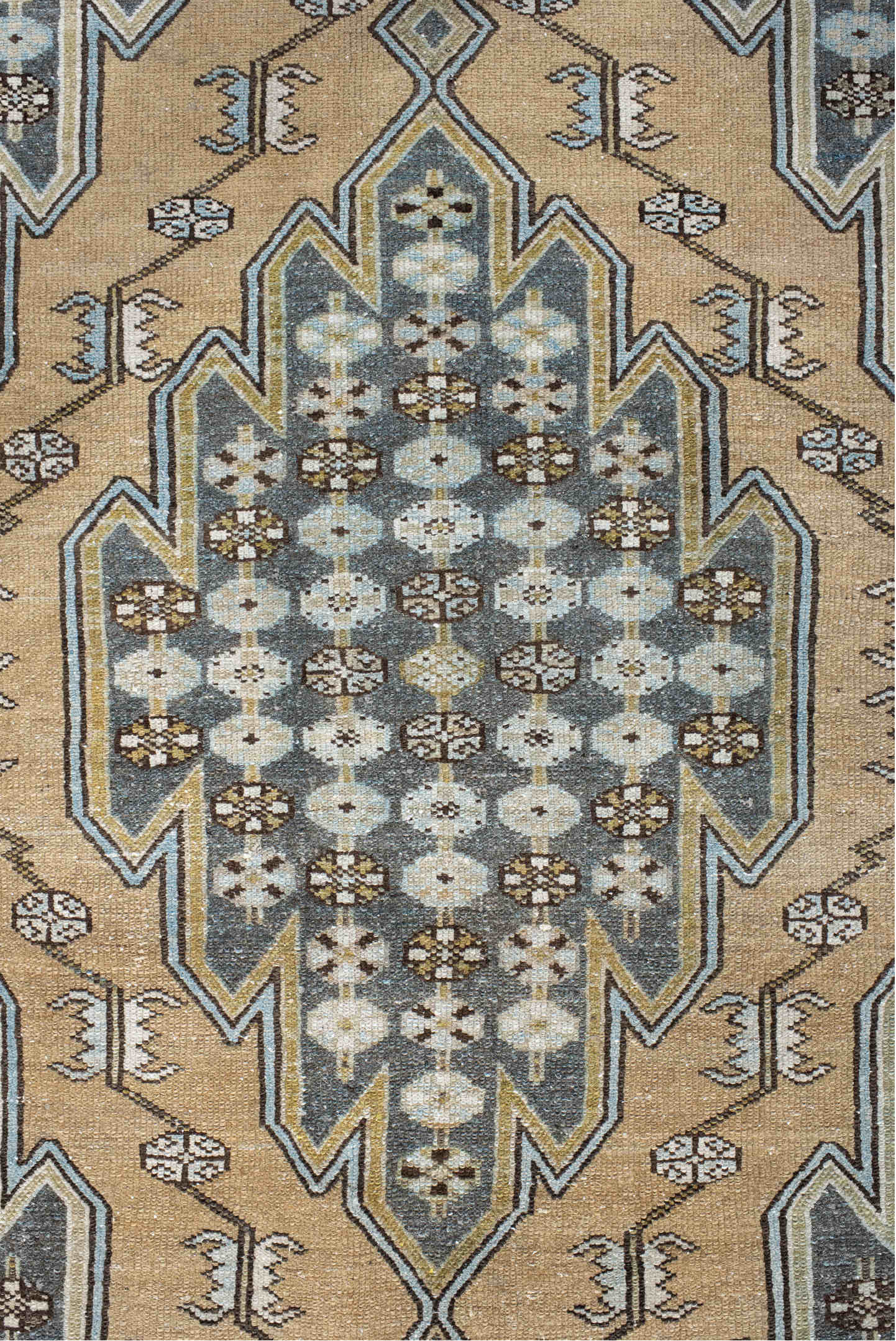 4' x 6' one-of-a-kind handmade vintage Malayer small size rug. Color palette: antiquewhite, bisque, black, blanched almond