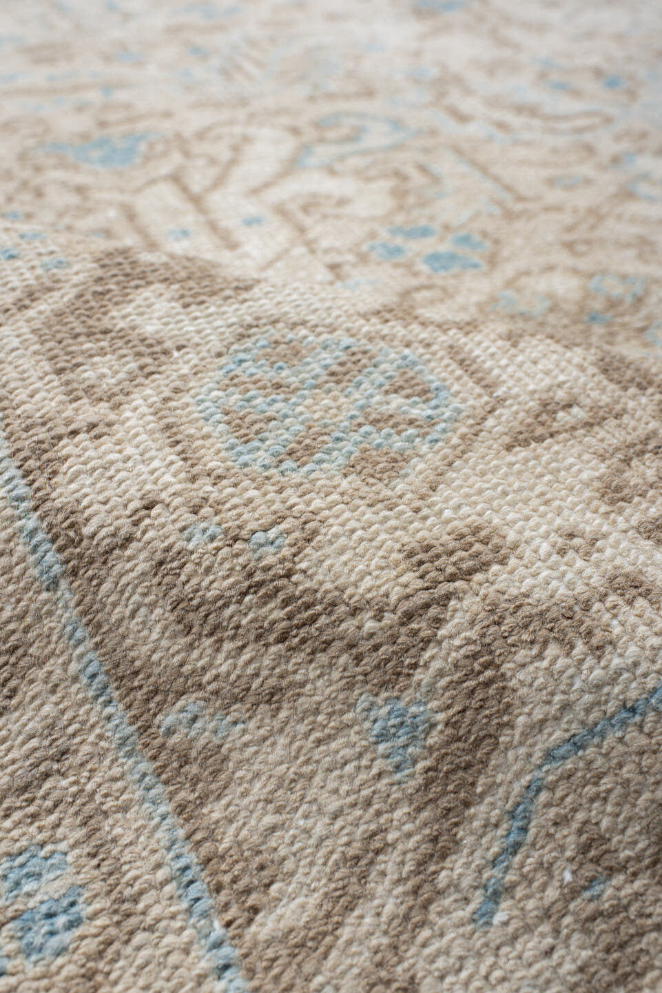 5' x 8' one-of-a-kind handmade vintage Heriz medium size rug. Color palette: ivory, taupe, sky blue, beige, gray, light blue