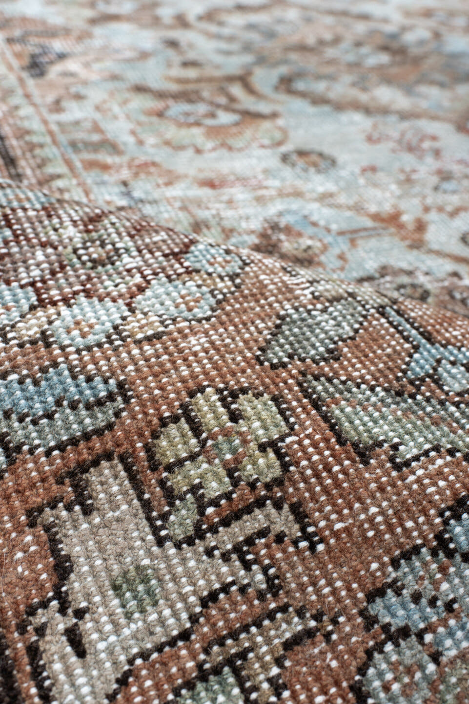 7' x 10' one-of-a-kind handmade vintage Mahal large size rug. Color palette: ivory, light blue, taupe, rust, brown, camel