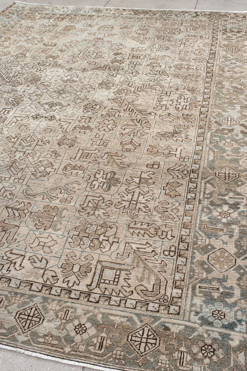 8' x 11' one-of-a-kind handmade vintage Heriz large size rug. Color palette: black, brown, gainsboro, gray, light gray