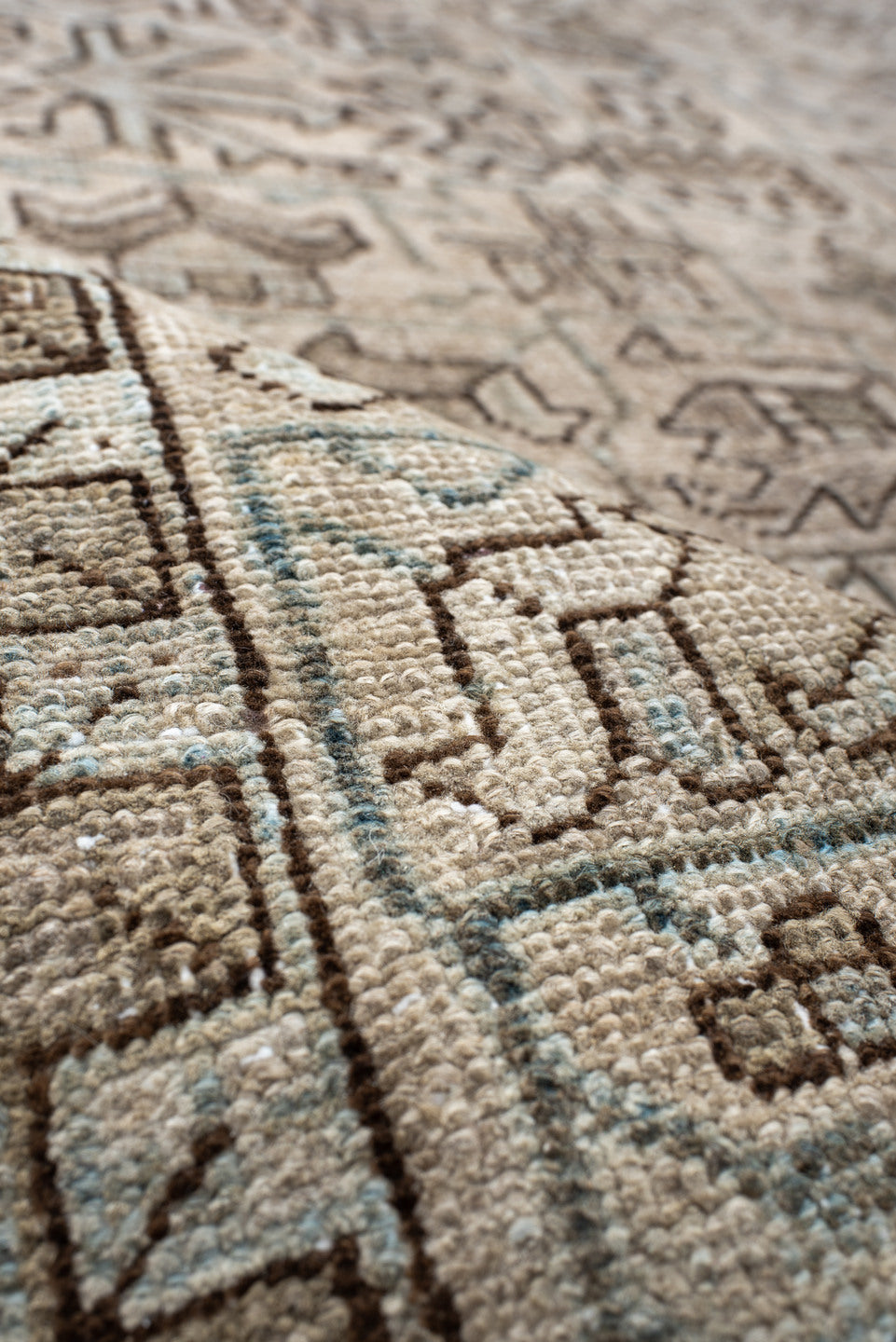 8' x 11' one-of-a-kind handmade vintage Heriz large size rug. Color palette: black, brown, gainsboro, gray, light gray