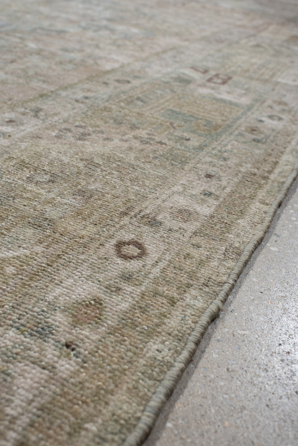 5' x 9' one-of-a-kind handmade antique Malayer medium size rug. Color palette: ivory, taupe, pale blue, beige, camel
