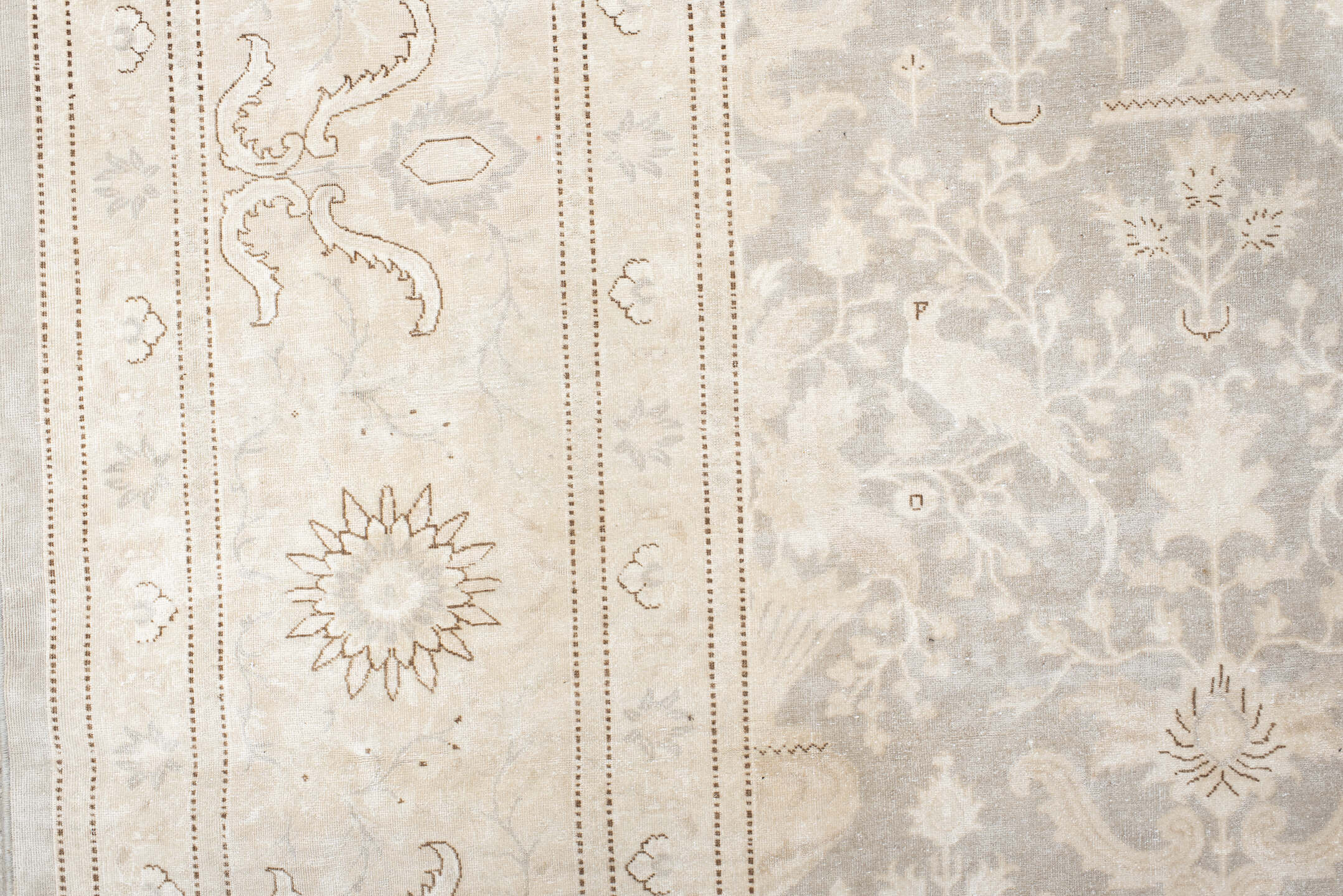 8' x 11' one-of-a-kind handmade vintage Sivas large size rug. Color palette: antiquewhite, gainsboro, gray, light gray