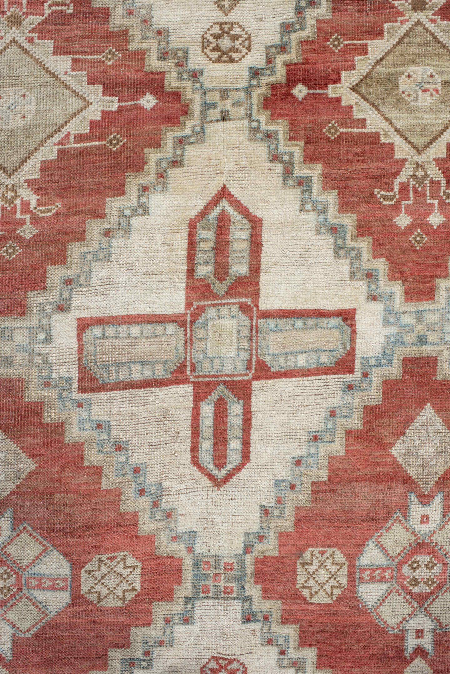 5' x 10' one-of-a-kind handmade vintage Shiraz medium size rug. Color palette: ivory, terra cotta, sky blue, rust, beige