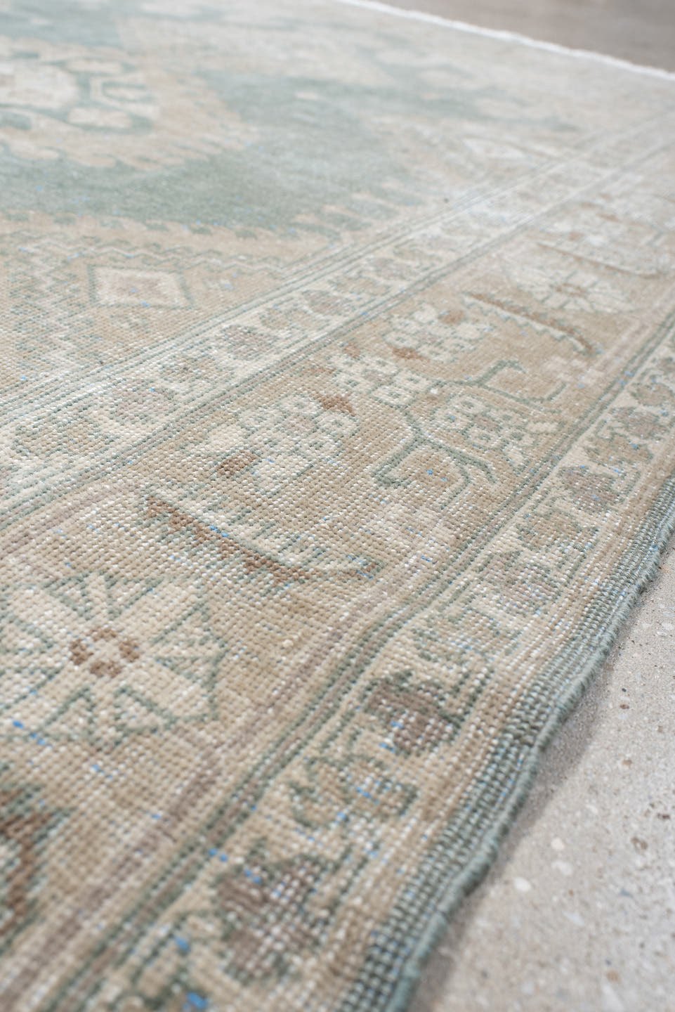4' x 6' one-of-a-kind handmade antique Sparta small size rug. Color palette: pale blue, ivory, beige, taupe, light gray