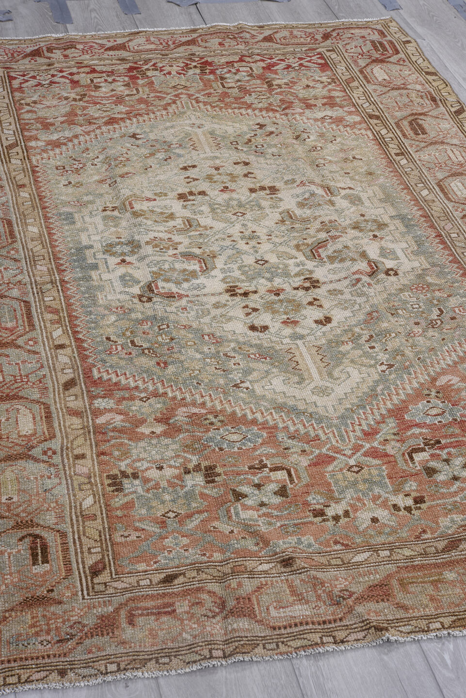 4' x 6' one-of-a-kind handmade vintage Hamadan small size rug. Color palette: black, brown, gainsboro, gray, light gray