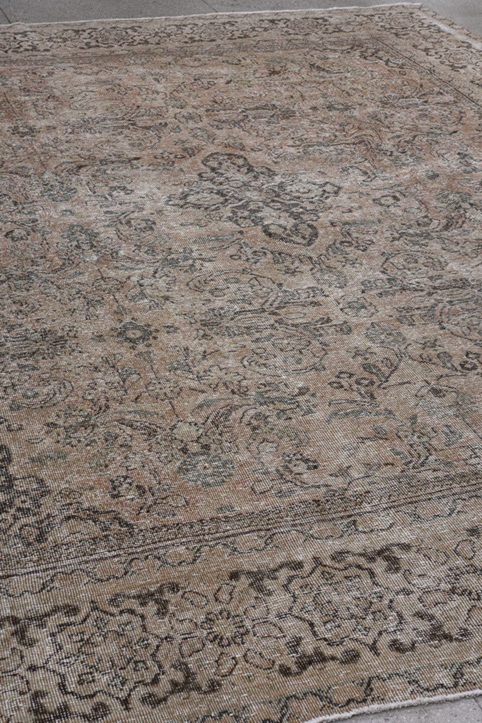 9' x 12' one-of-a-kind handmade vintage Mahal large size rug. Color palette: ivory, taupe, charcoal, blush, beige, slate