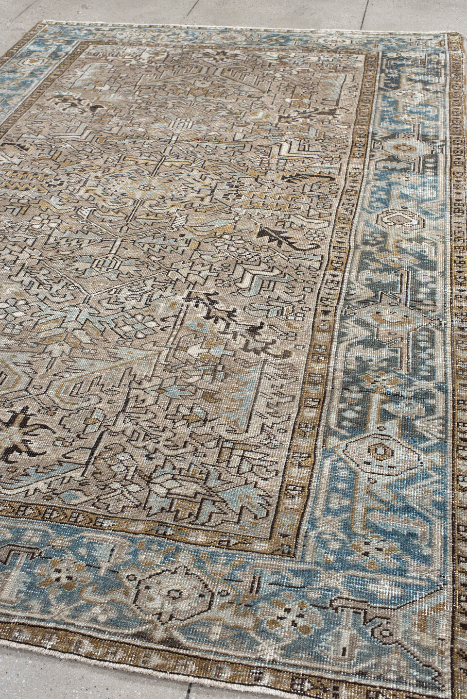 7' x 10' one-of-a-kind handmade vintage Heriz large size rug. Color palette: black, blue, dim gray, gainsboro, gray