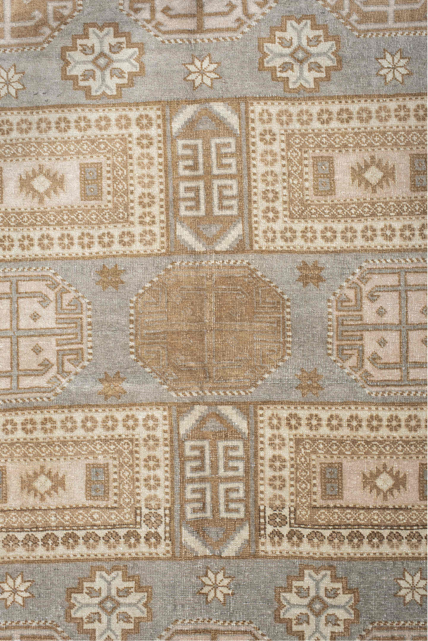 4' x 5' one-of-a-kind handmade vintage Sivas small size rug. Color palette: antiquewhite, brown, dim gray, gray, light gray