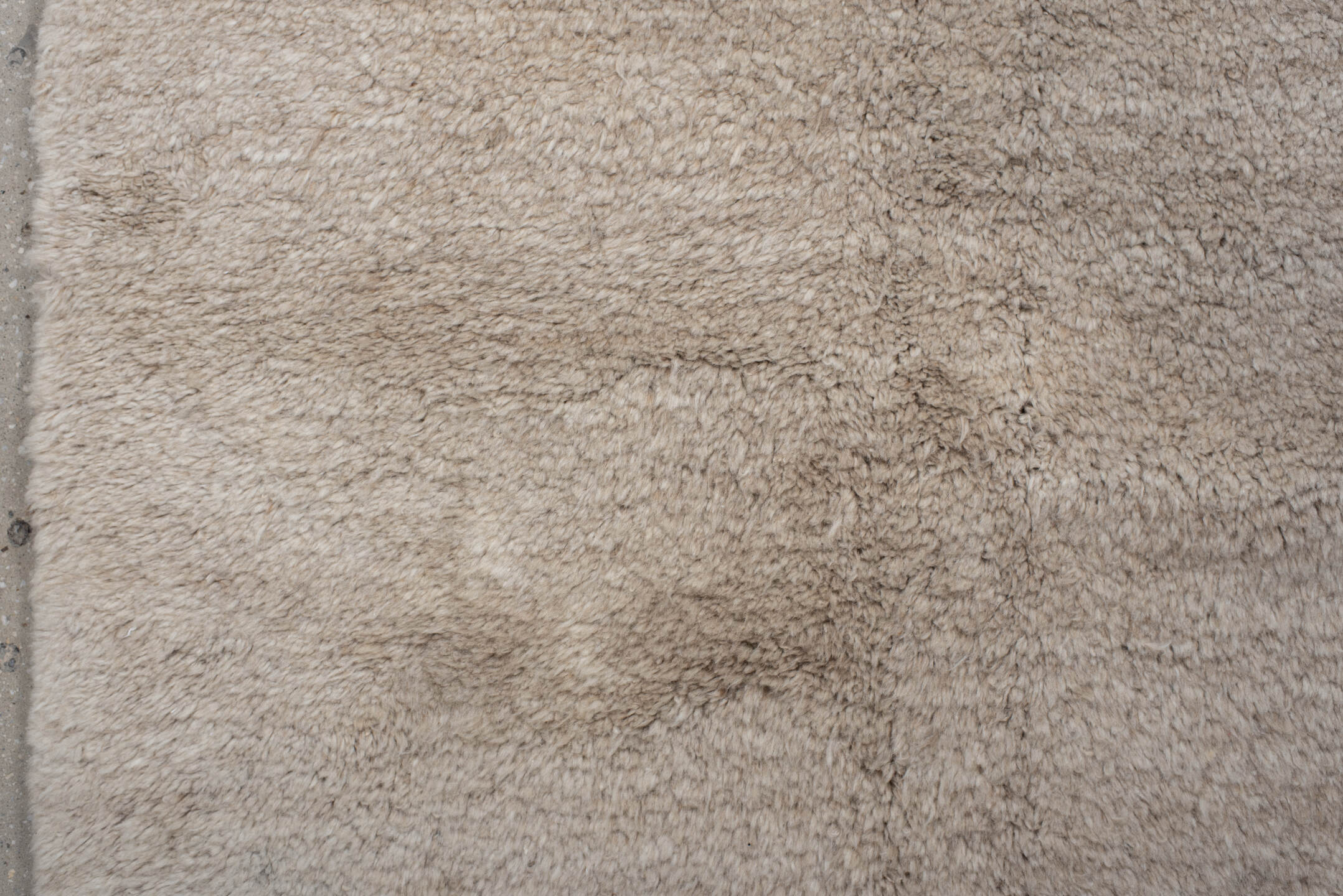 9' x 11' one-of-a-kind handmade vintage Ido large size rug. Color palette: gainsboro, gray, light gray, linen, off-white