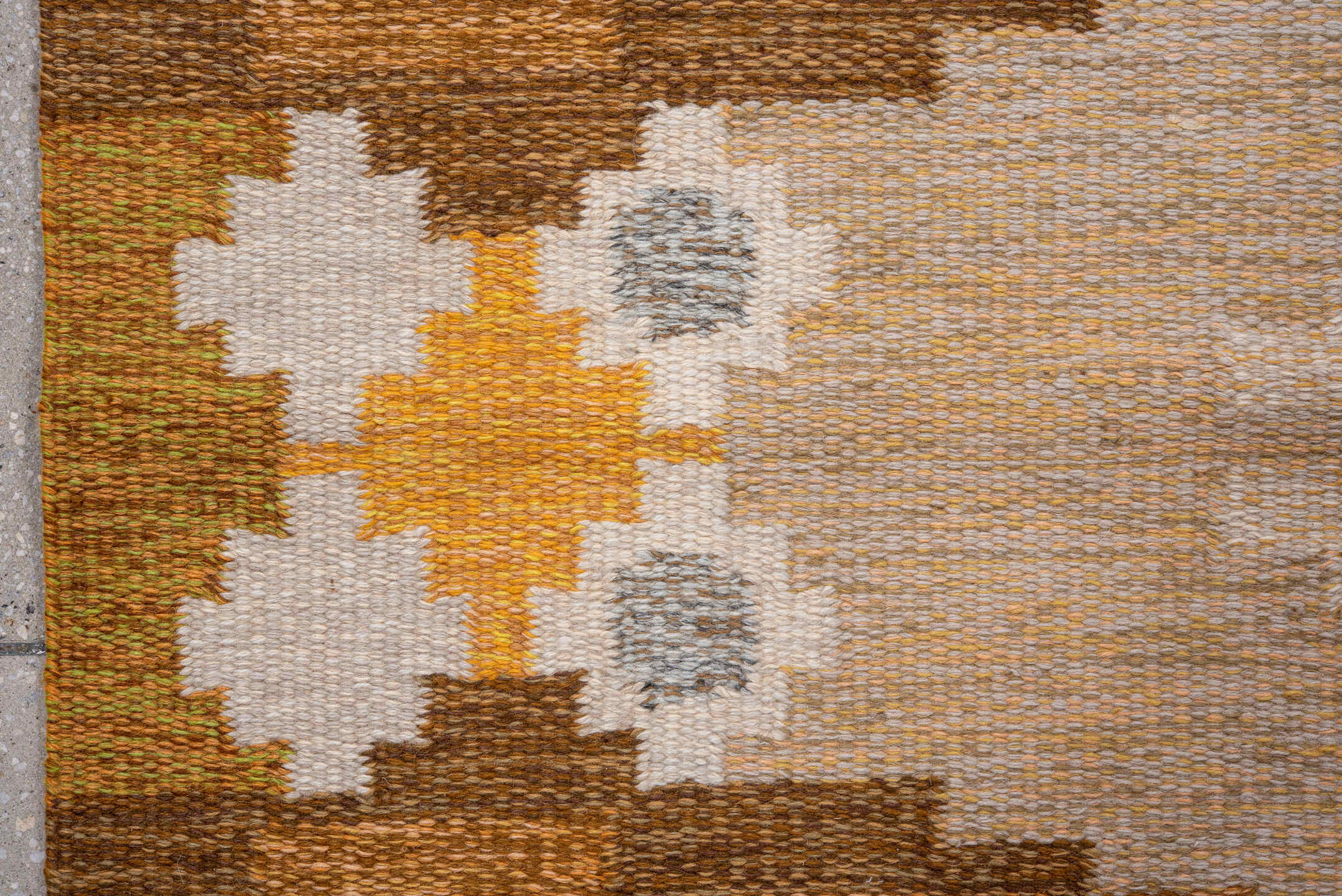 5' x 7' one-of-a-kind handmade vintage Rollaken rug. Color palette: bisque, brown, gainsboro, gray, light gray, linen
