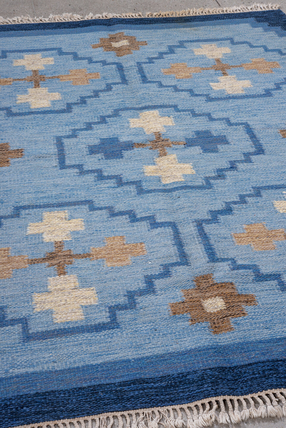5' x 7' one-of-a-kind handmade antique Rollaken rug. Color palette: sky blue, navy, ivory, taupe, slate blue, light blue