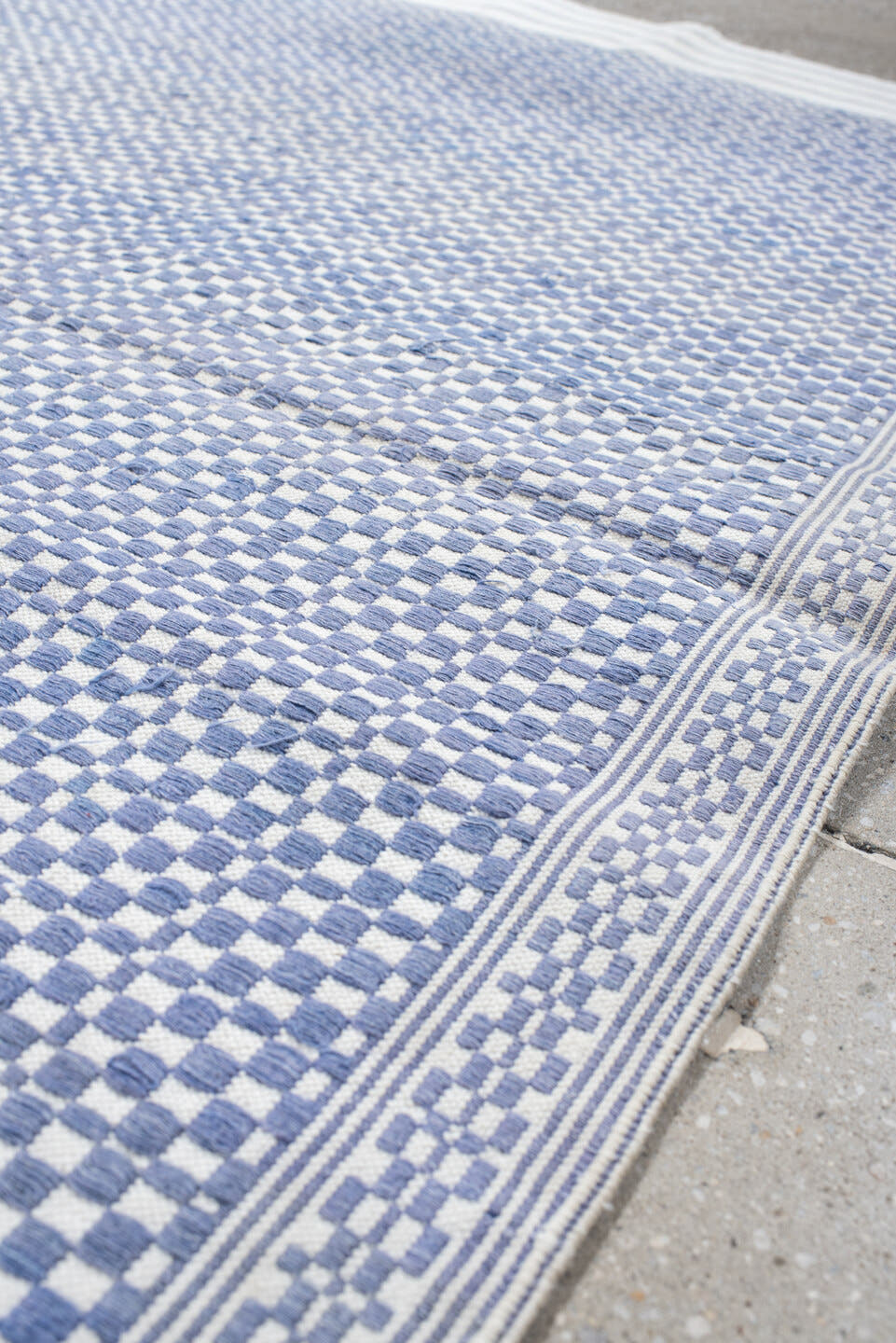 3' x 5' one-of-a-kind handmade vintage Dhurrie small size rug. Color palette: ivory, blue