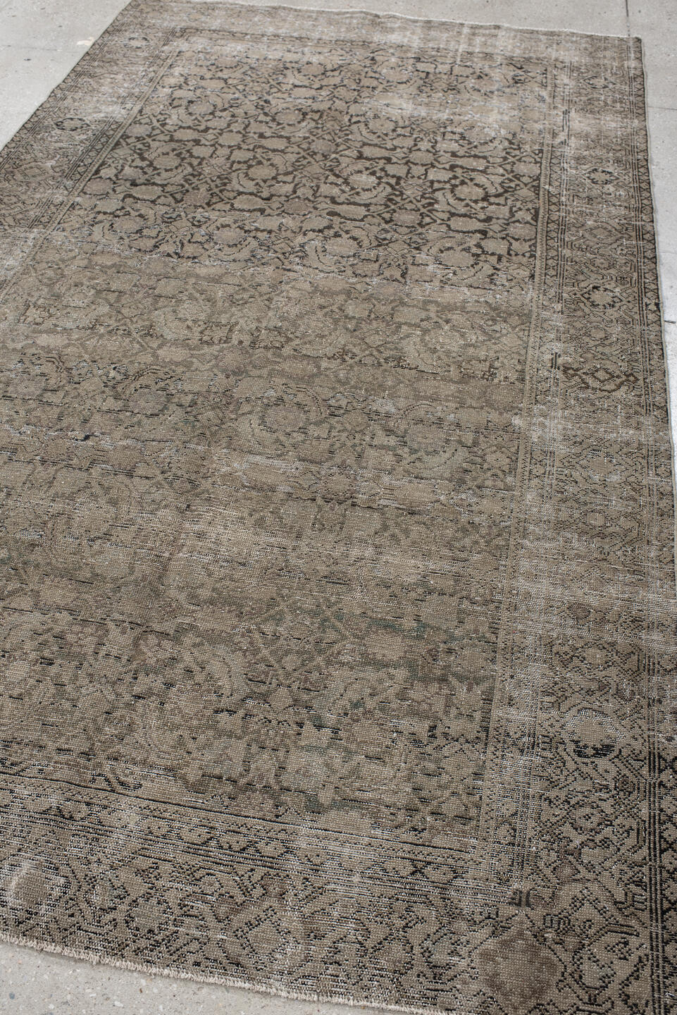 5' x 9' one-of-a-kind handmade vintage Malayer medium size rug. Color palette: taupe, beige, charcoal, ivory, greige, gray