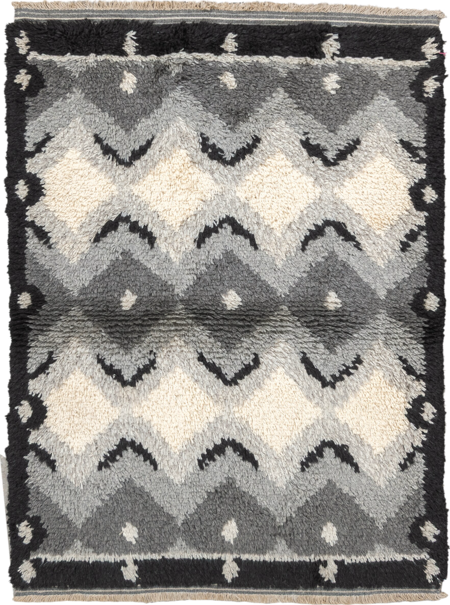 3' x 5' one-of-a-kind handmade vintage Scadinavian small size rug. Color palette: antiquewhite, black, blanched almond