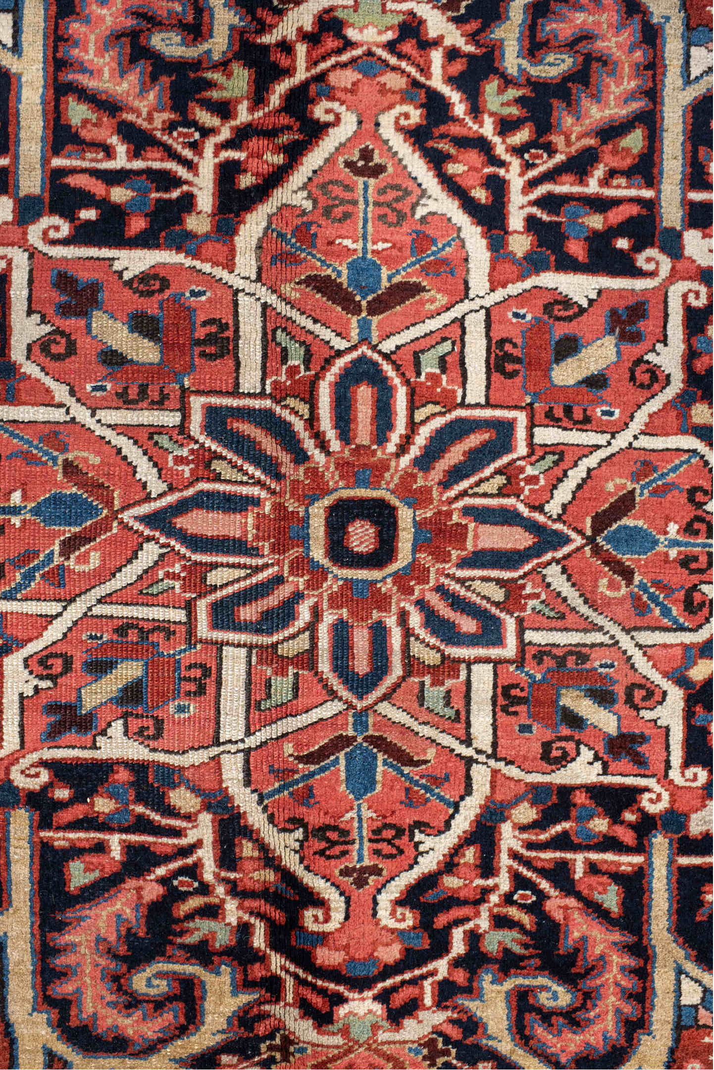11' x 15' one-of-a-kind handmade vintage Heriz oversize rug. Color palette: antiquewhite, black, blanched almond, blue