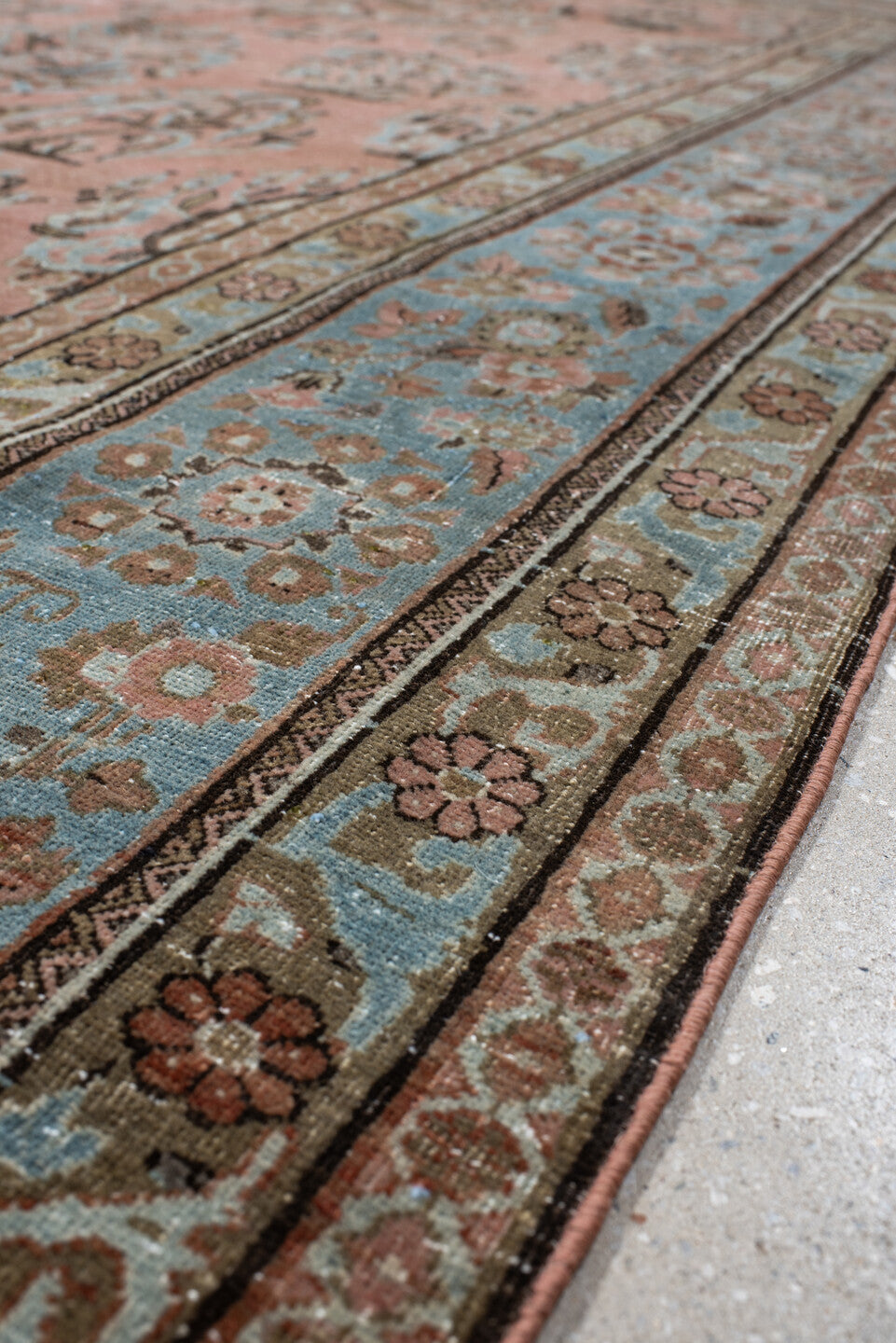 5' x 8' one-of-a-kind handmade vintage Kashan medium size rug. Color palette: pink, gray, brown, light gray, blue, off-white