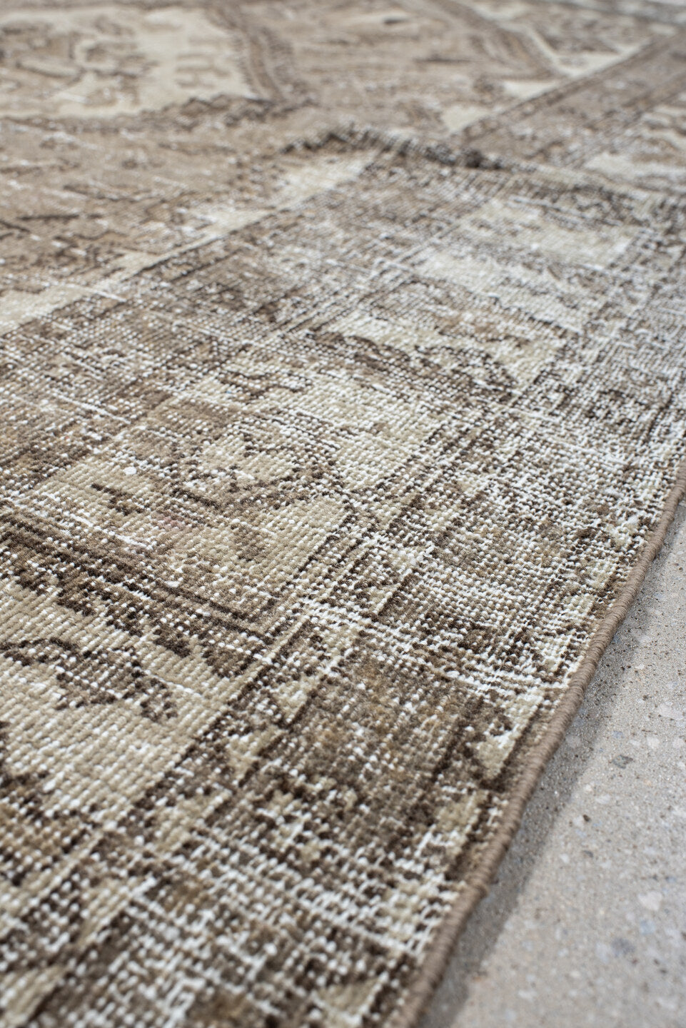5' x 6' one-of-a-kind handmade vintage Sarab rug. Color palette: ivory, taupe, brown, camel, pale_blue, beige, gray