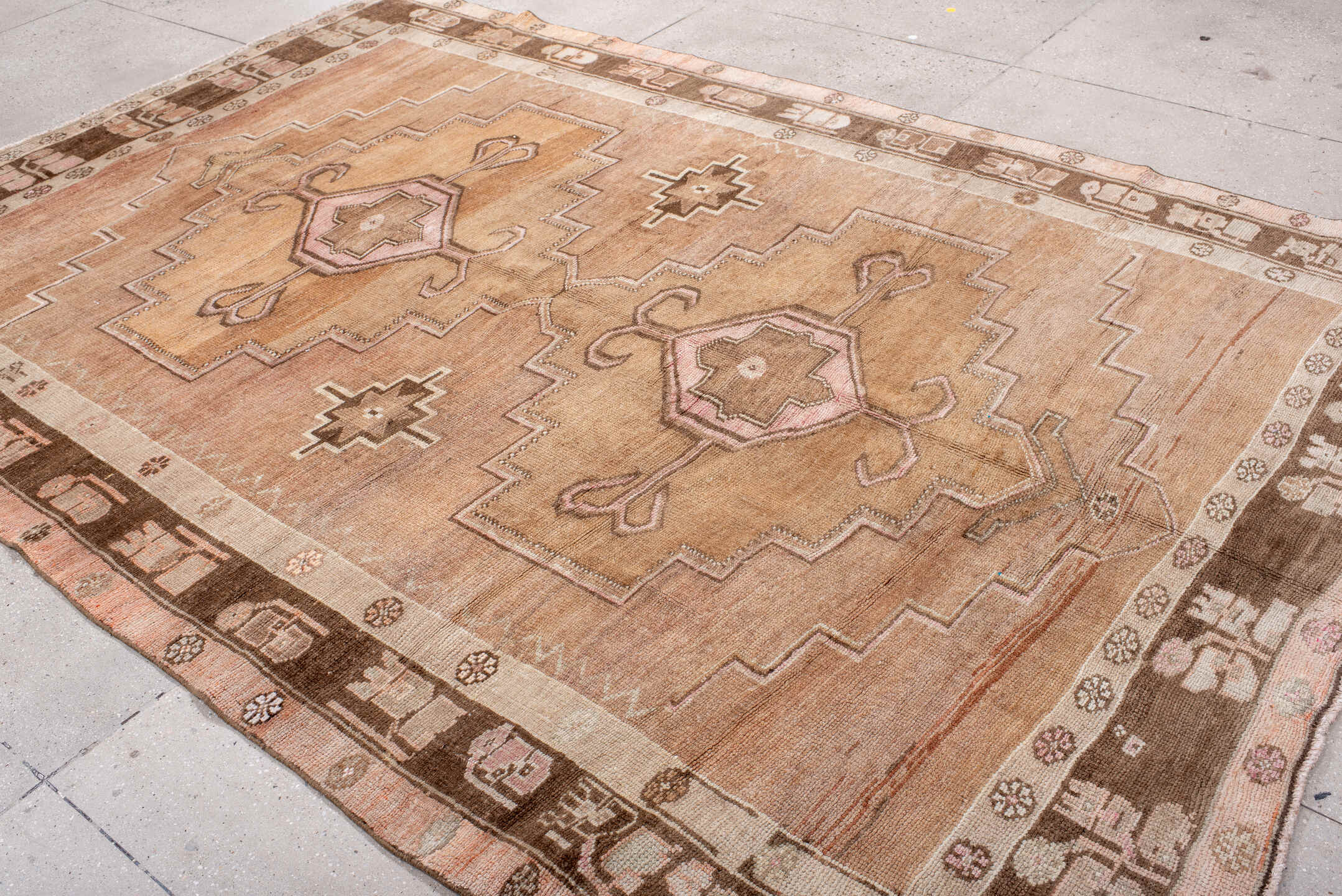 7' x 10' one-of-a-kind handmade vintage Kars large size rug. Color palette: brown, gray, light gray, off-white, orange, pink